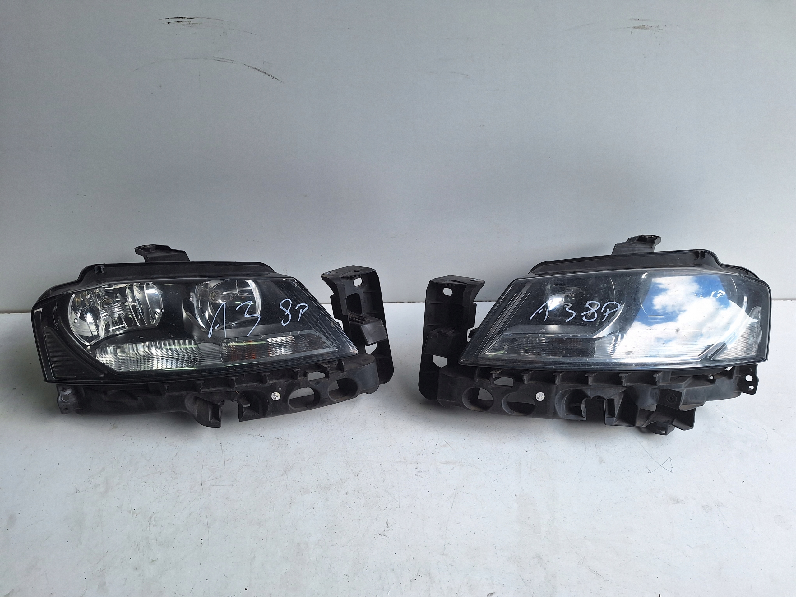 AUDI A3 8P0 LIFT 08-12 light right UK