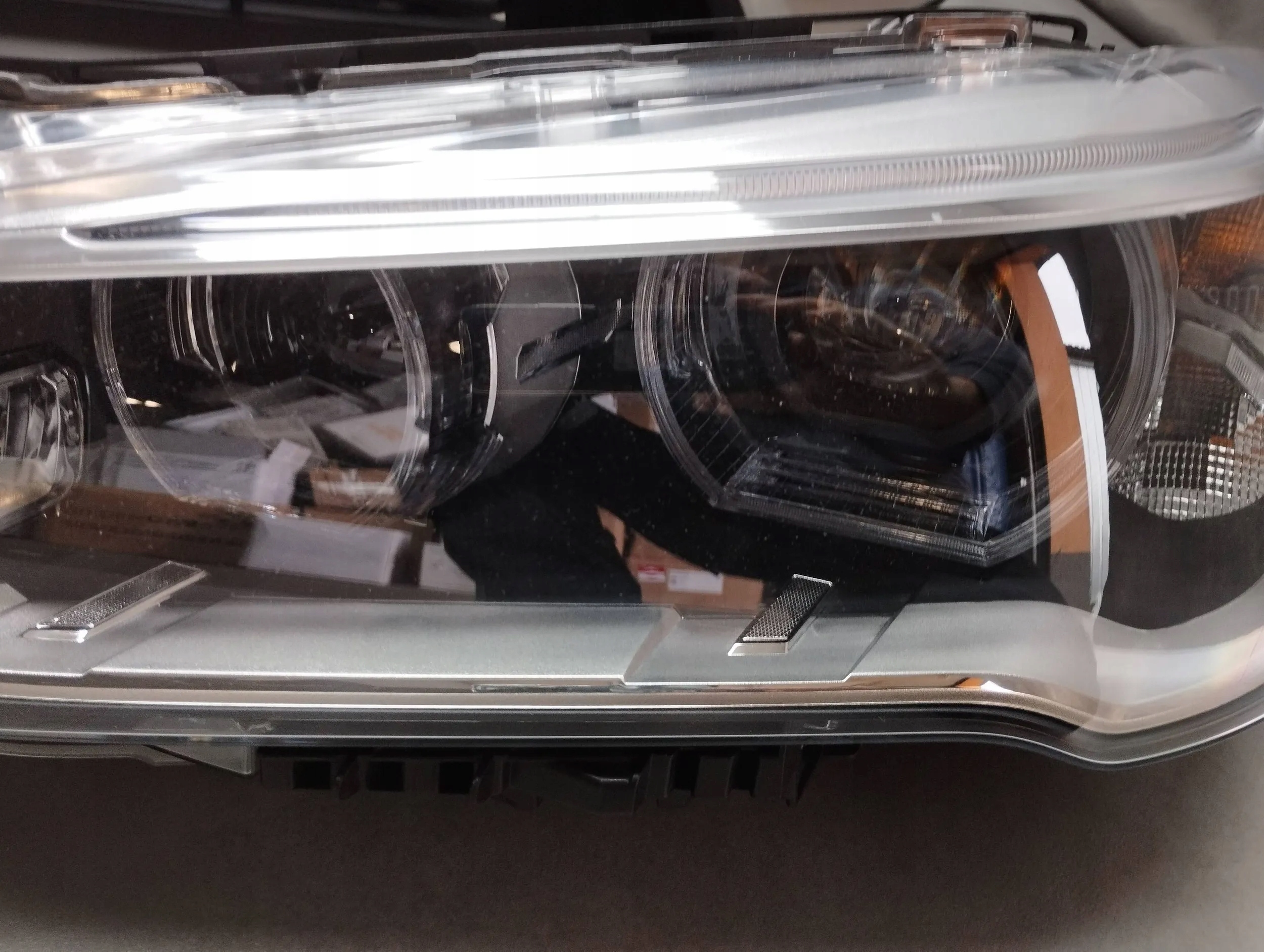 BMW X1 F48 MASKA ZDERZAK LAMPY PAS BŁOTNIKI A300 Jakość części (zgodnie z GVO) O - oryginał z logo producenta pojazdu (OE)