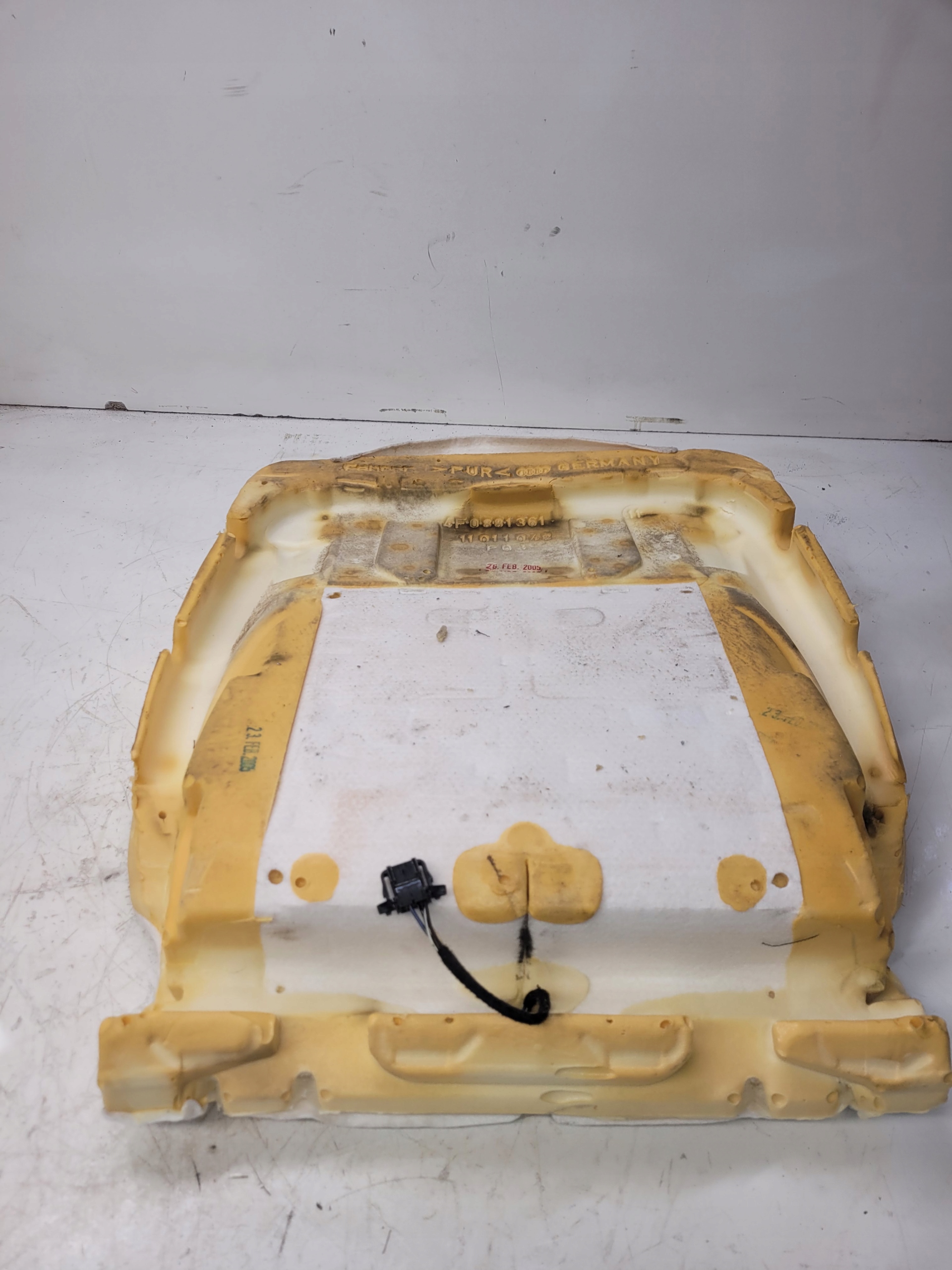 MATA GRZEWCZA SITZ DOL AUDI A6 C6 4F0963555