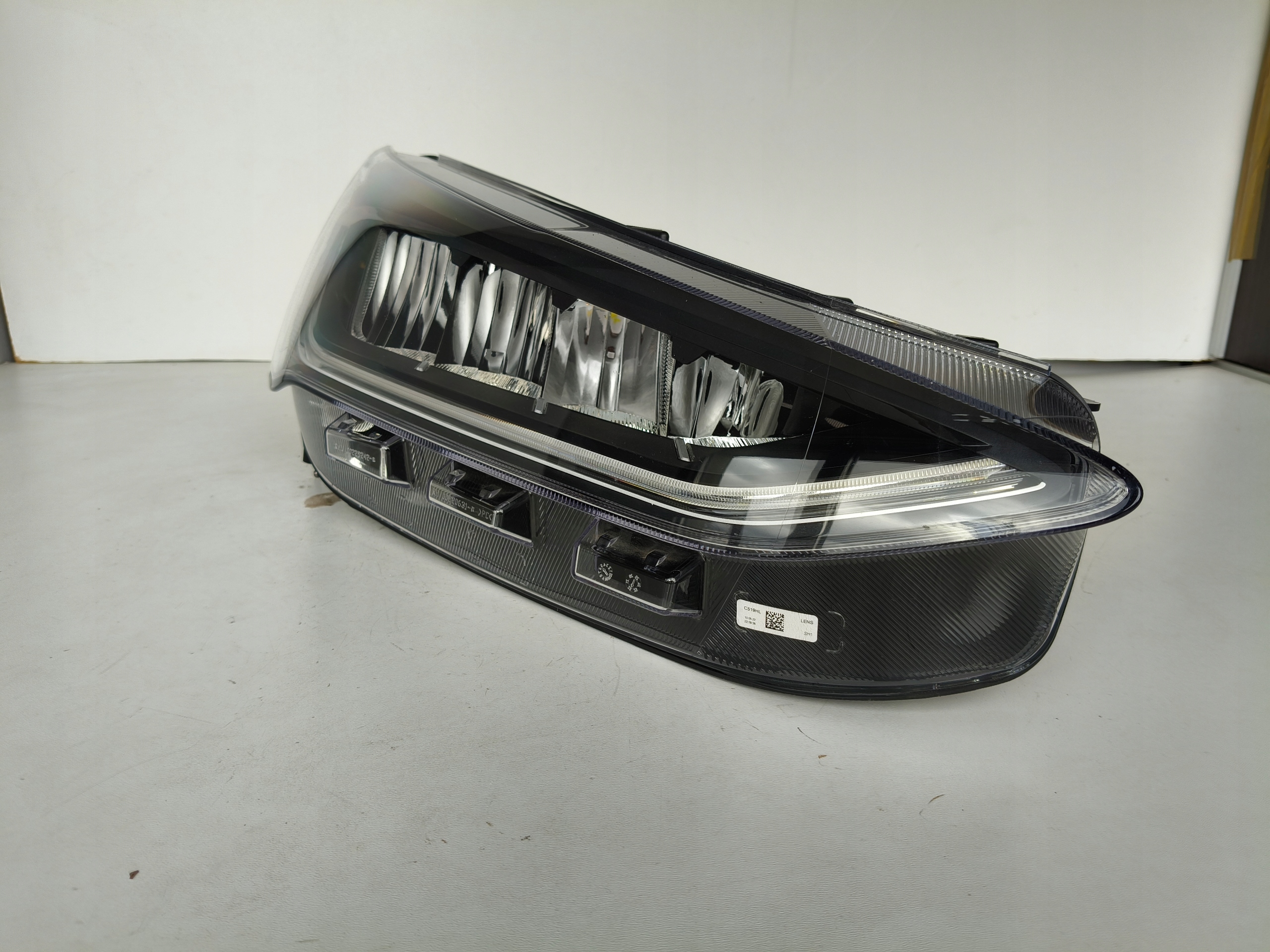 light right REFLEKTOR FORD FOCUS MK4 22- LIFT FULL LED