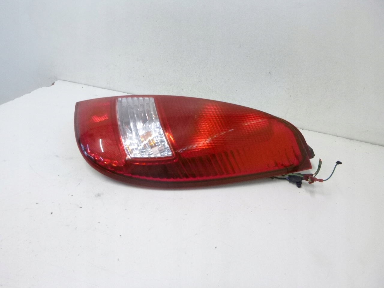 light rear right Suzuki Liana HB 01r.