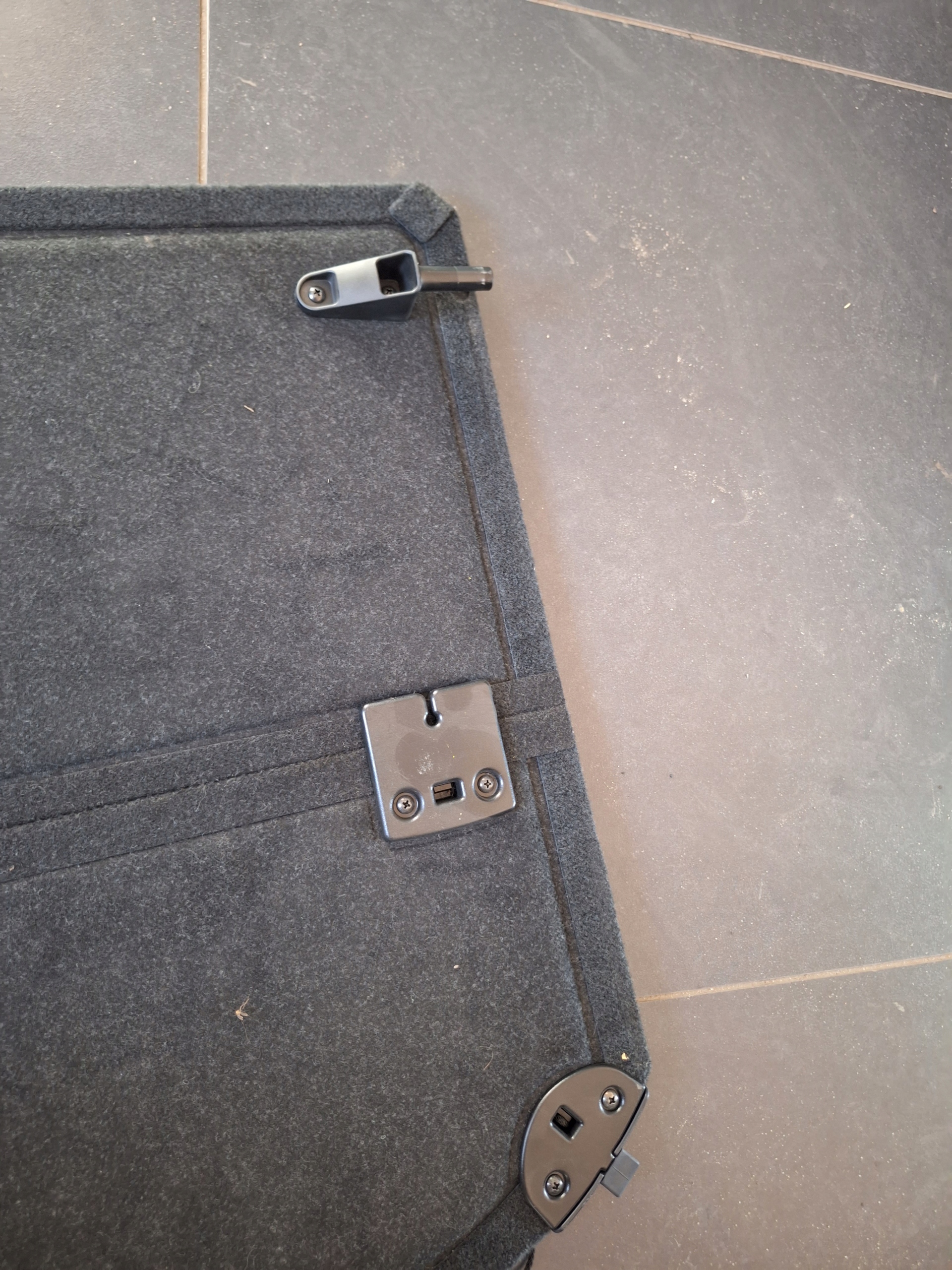 LEXUS NX300H PÓŁKA BAGAŻNIKA TYŁ Typ samochodu Samochody osobowe