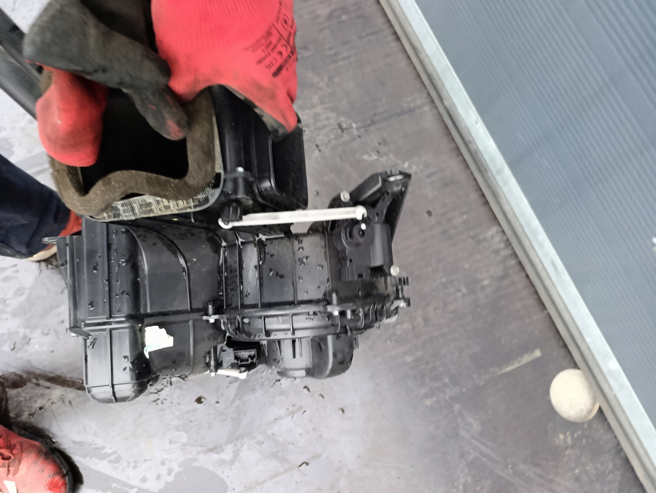 VW T5 2.5 TDI heater CLIMATRONIC/KLIMATRONIK rear part