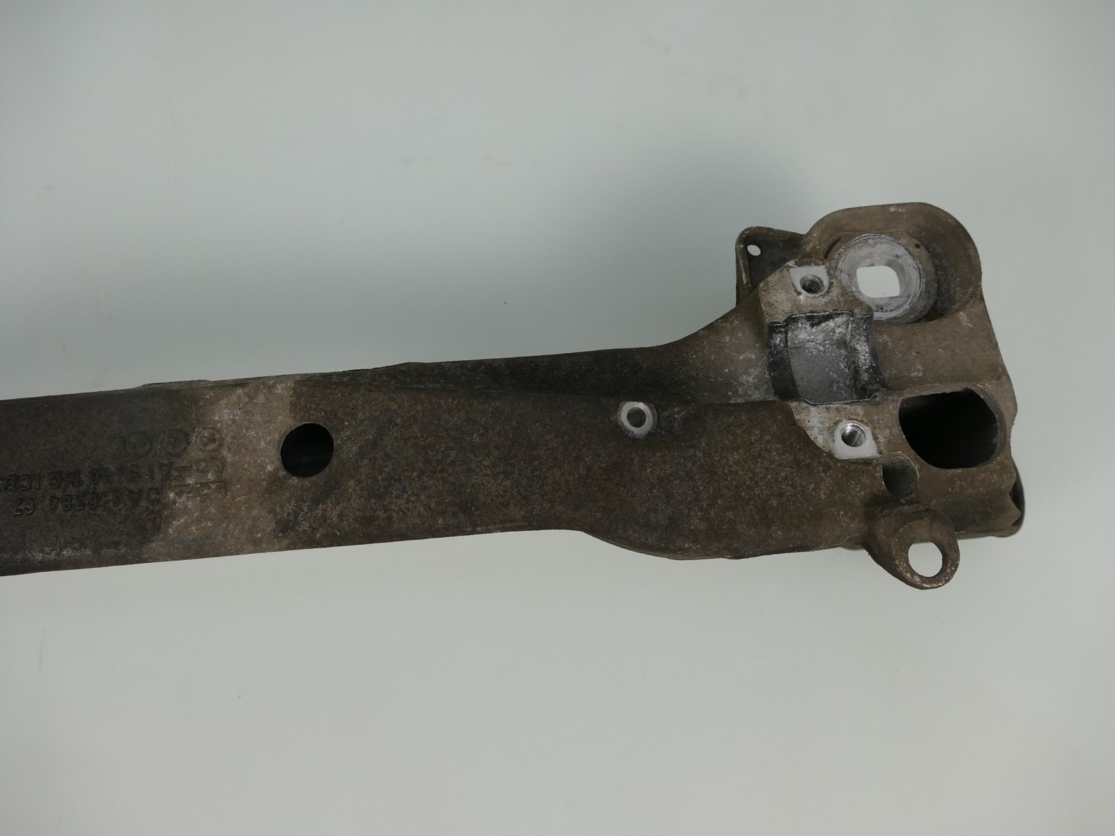 AUDI A8 D3 3.0 TDI engine mount sider support