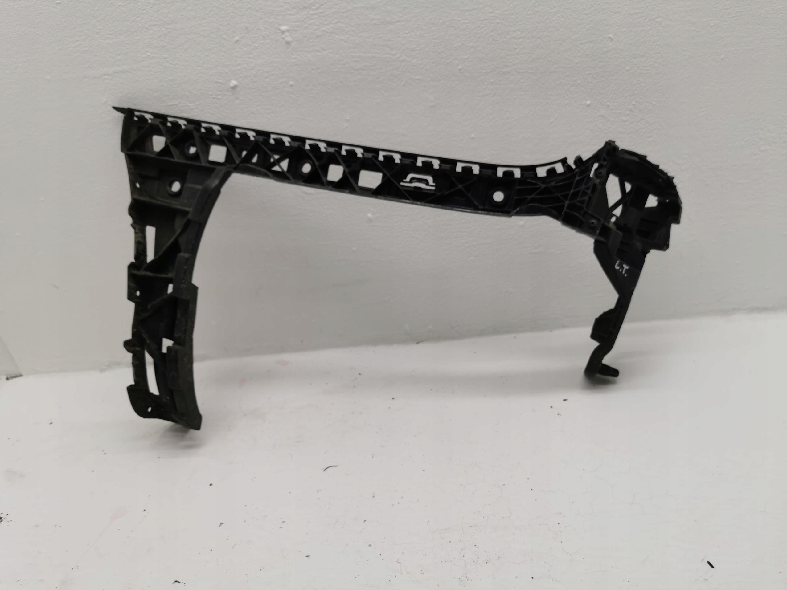 bumper bracket left rear part MERCEDES E-KLASA W213