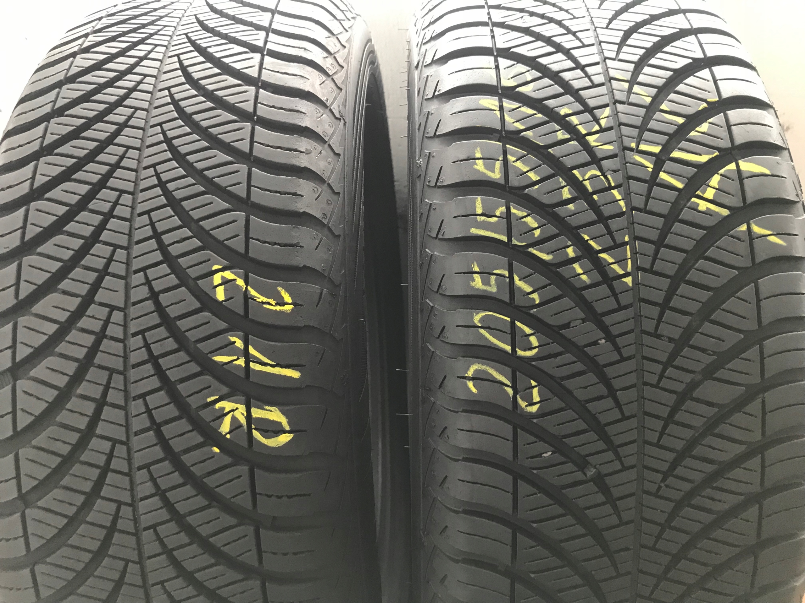 4 x Goodyear Vector 4Seasons G2 205/55R16 94 V