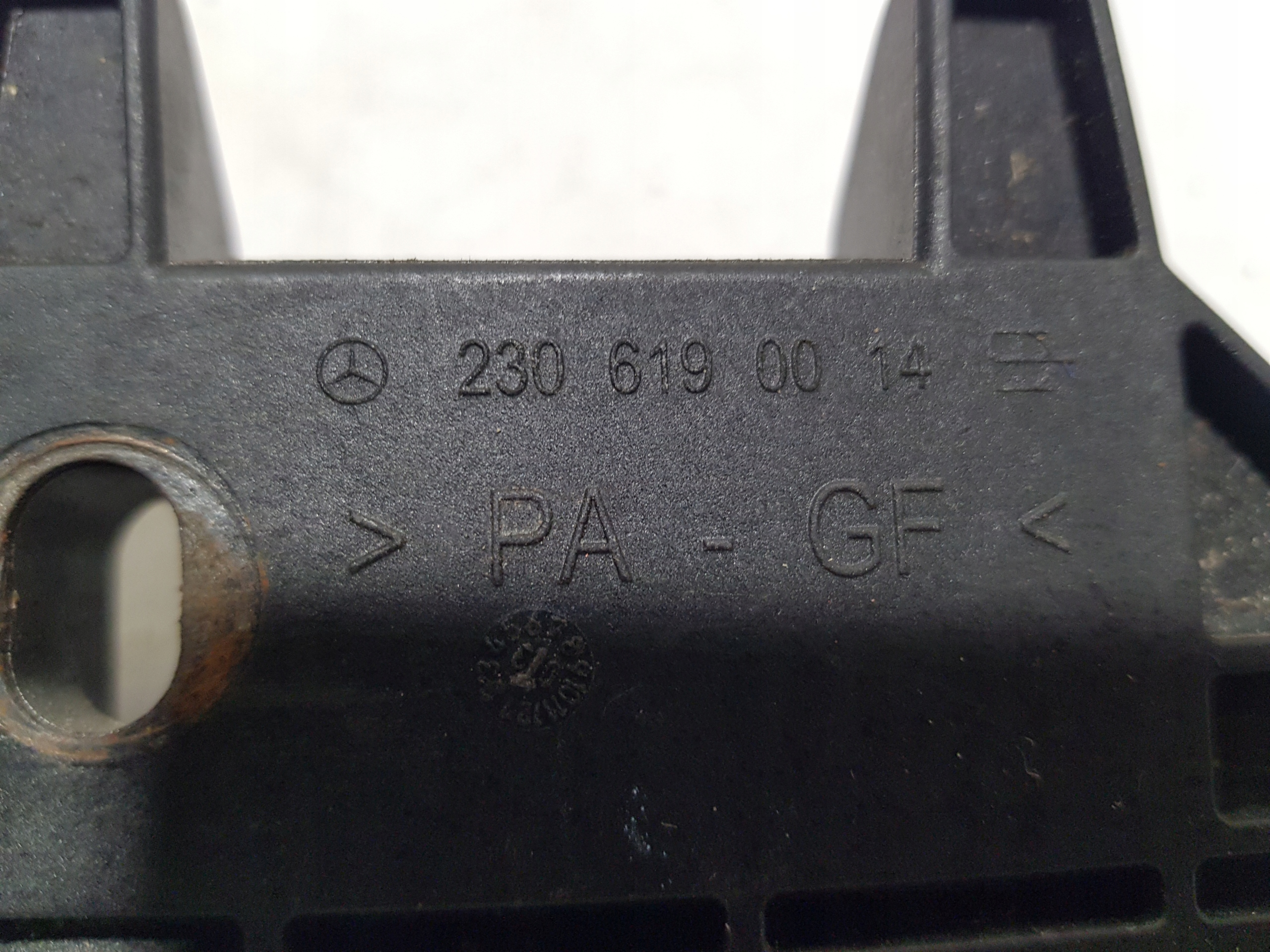 MERCEDES SL R230 Halter Halter AKUMULATORA 2306190014