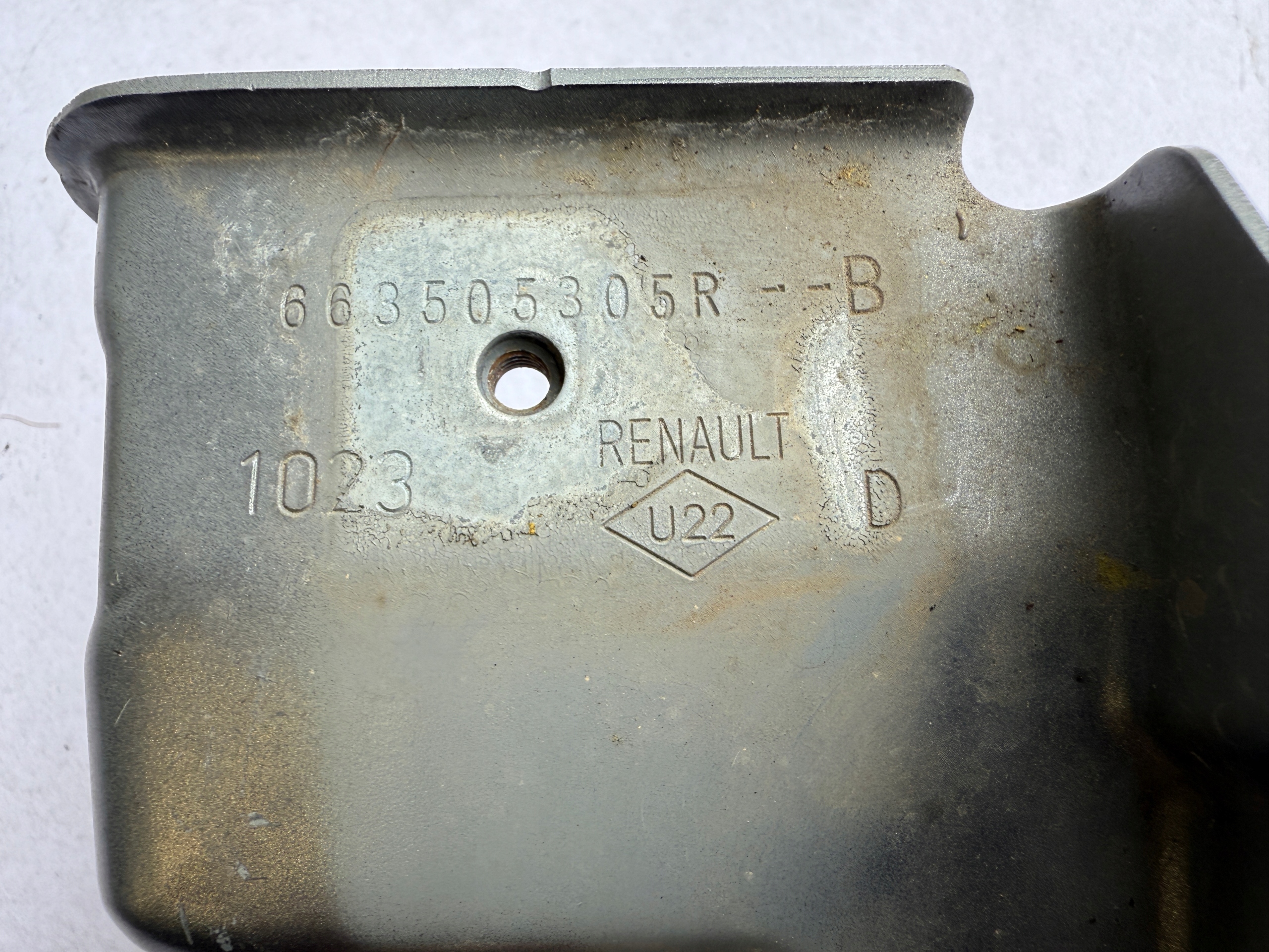 RENAULT AUSTRAL E-TECH Support plaque Console Aile Droite Avant 663505305R
