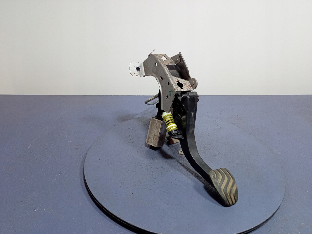 RENAULT TALISMAN PEDAŁ SPRZĘGŁA POMPKA 465036251R