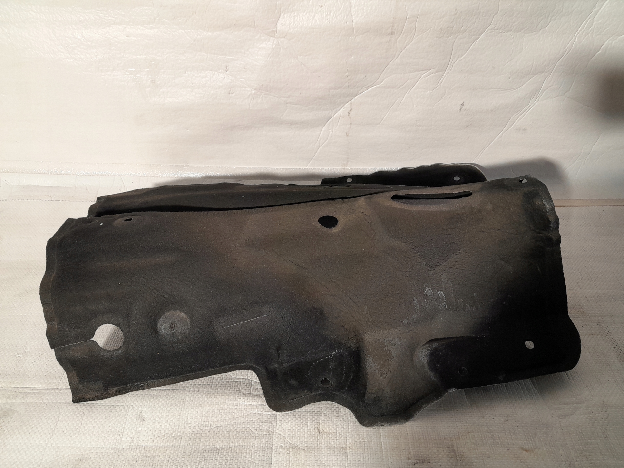 AUDI Q8 4M hangszigetelő TUNELU 4M0864843G