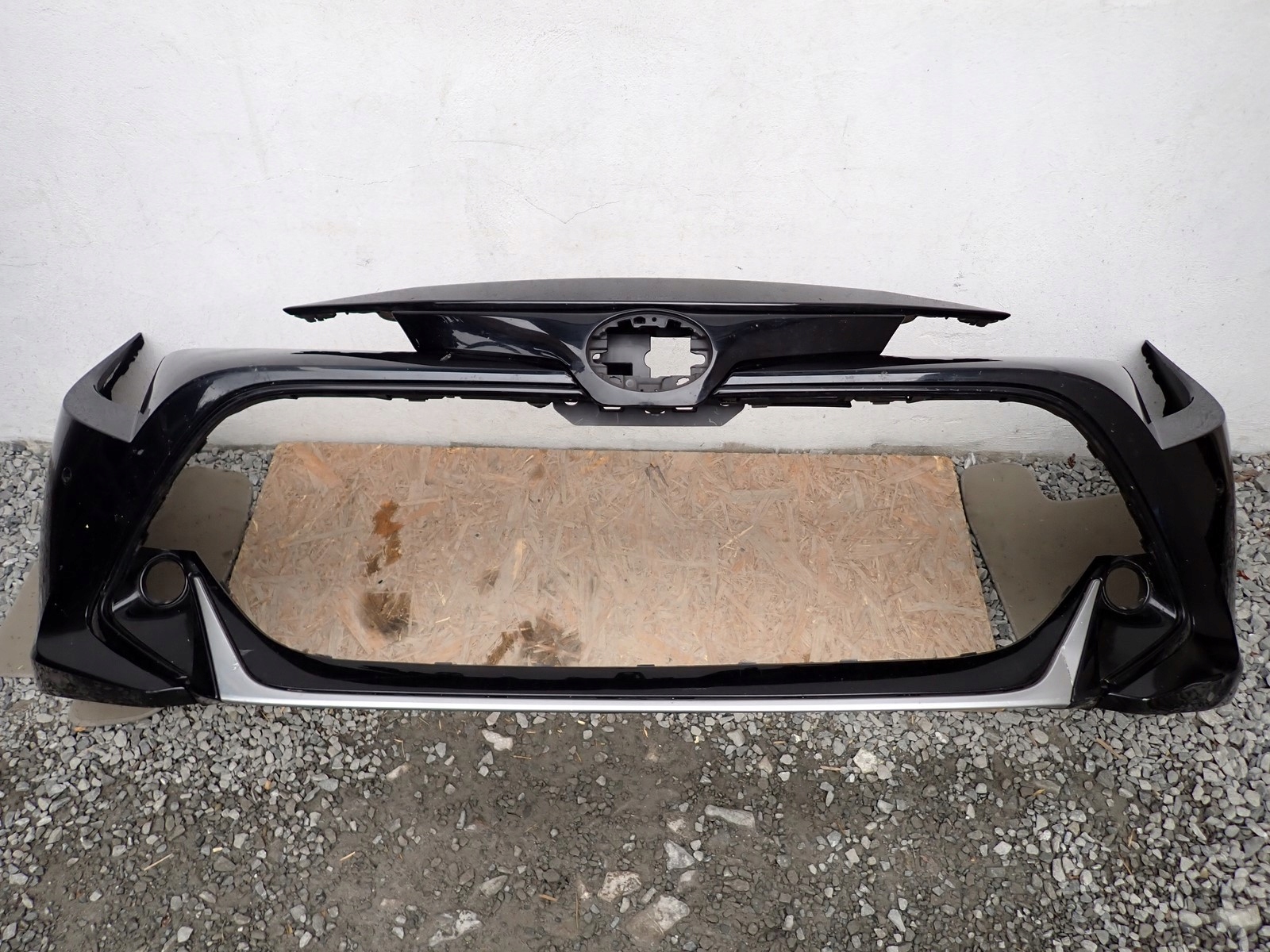 ZDERZAK PRZÓD PRZEDNI TOYOTA COROLLA E21 GR SPORT