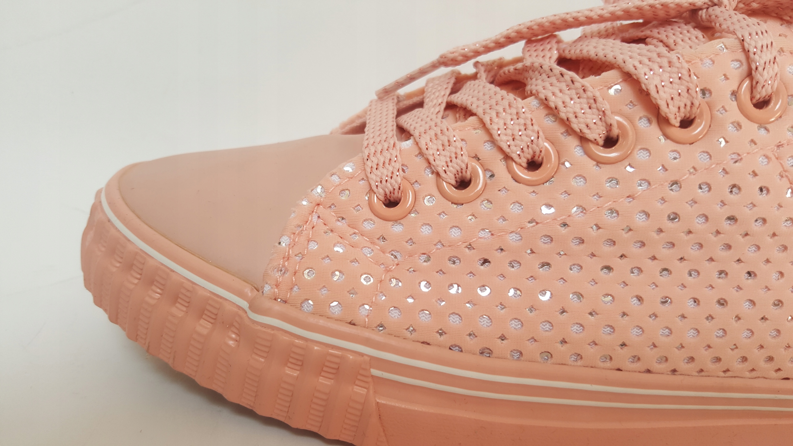 TRAMPKI / TENISÓWKI DAMSKIE RÓŻOWE r. 39 Rozmiar 39