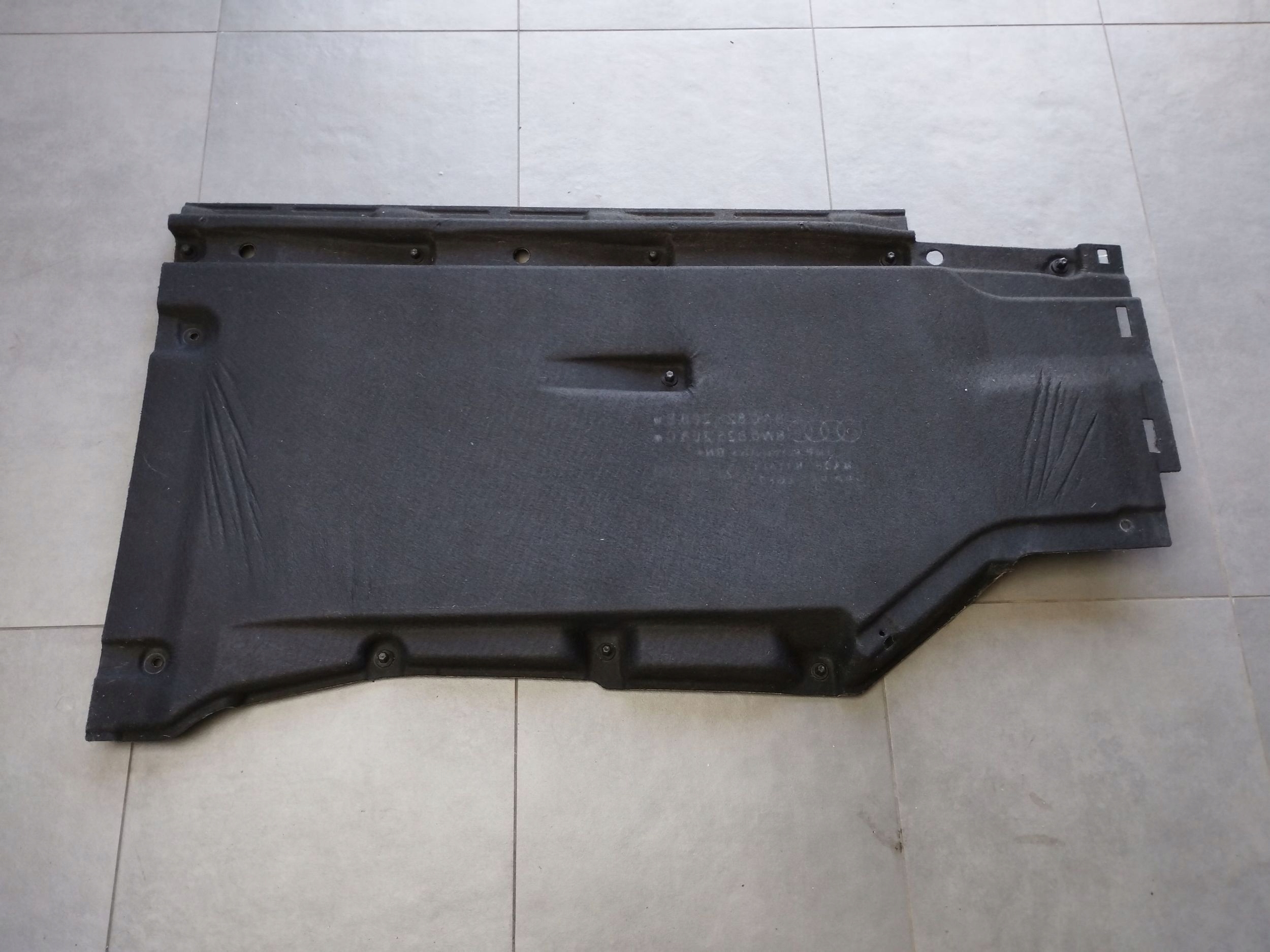 Audi A4 S4 B9 8W cover chassis side right 8W0825208B