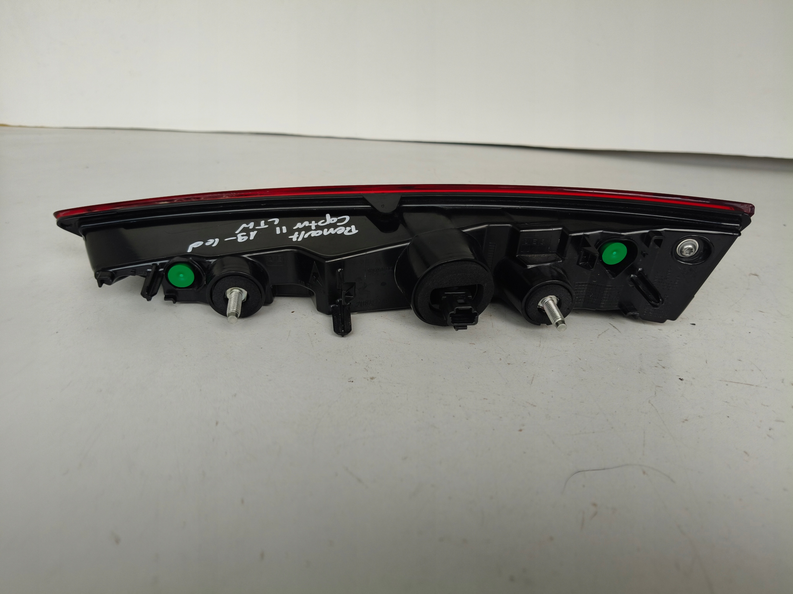 light left rear to the bonnet RENAULT CAPTUR II 19- LED