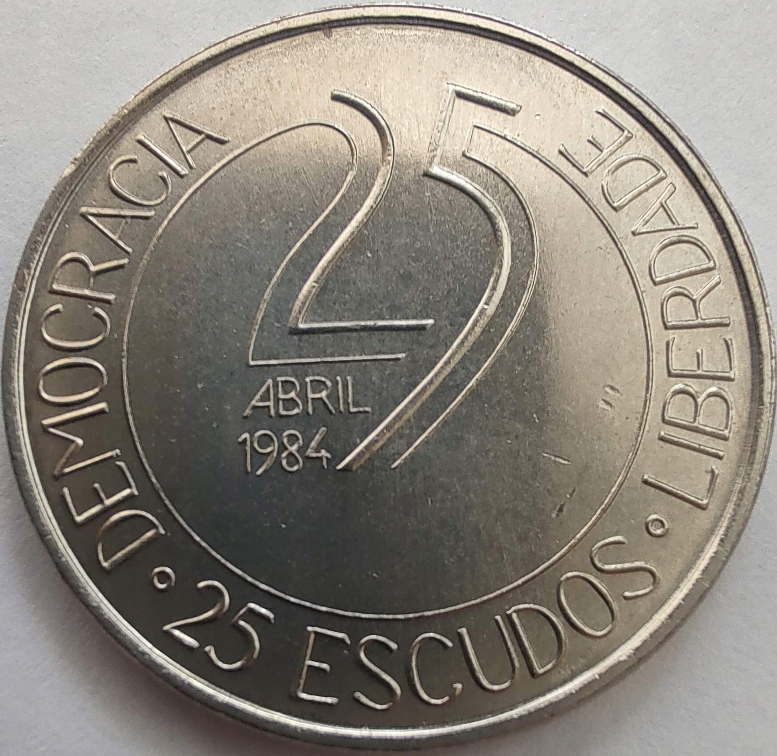 1744 - Portugalia 25 eskudo, 1984