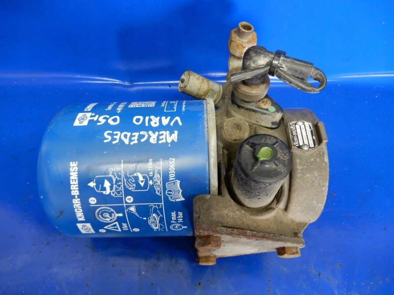 LA820125 - ОСУШУВАЧ КЛАПАН БАЗА MERCEDES VARIO