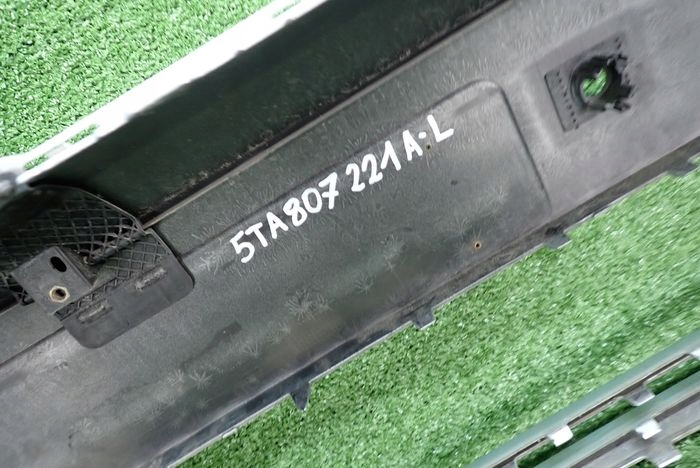 VW TOURAN 15- Frontstoßstange vorne