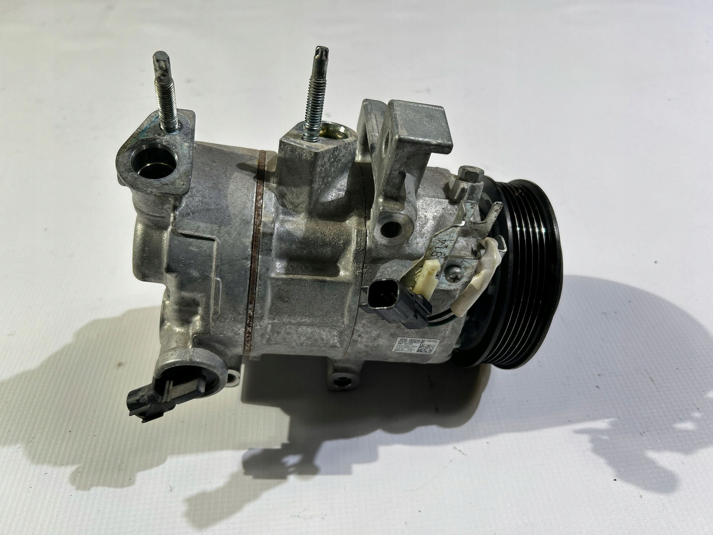 compressor compressor; of the air conditioning A/C Ford Mustang 5.0 2015