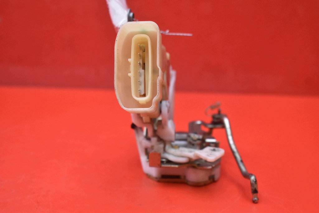 lock door left front front EU TOYOTA YARIS 1 and 5D LIFT 03-05