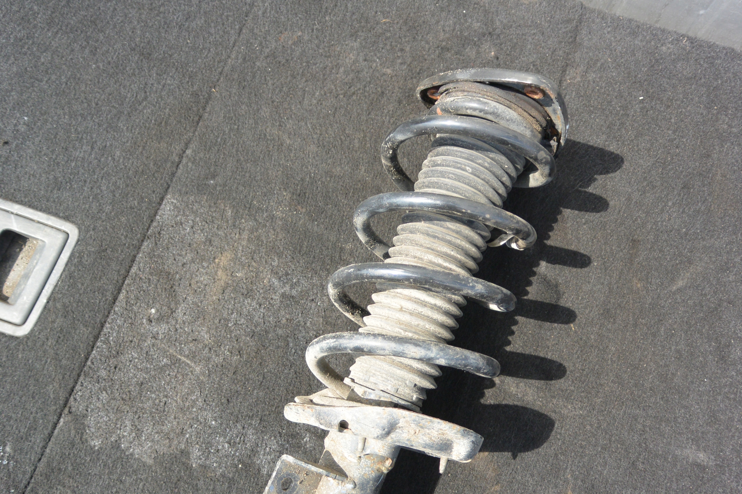 shock absorber LOZYSKO right front RECHARGE ELECTRYK VOLVO XC40 C40 E400V