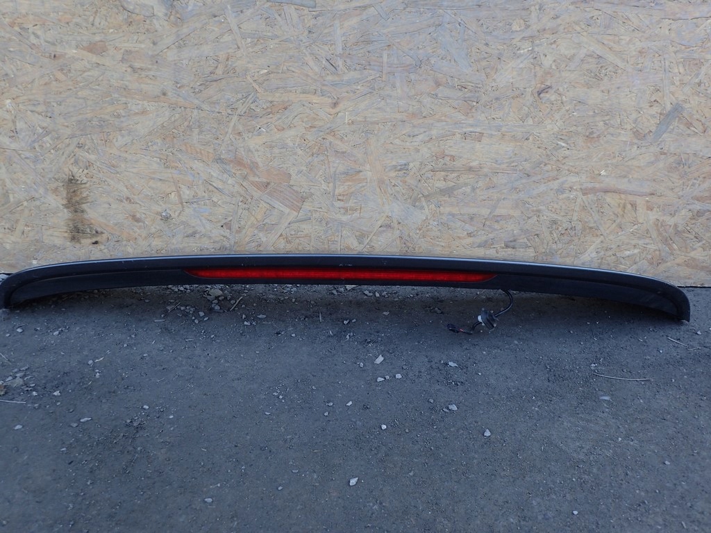 Спойлер козырек задней двери AUDI A1 8X4827933D 10-