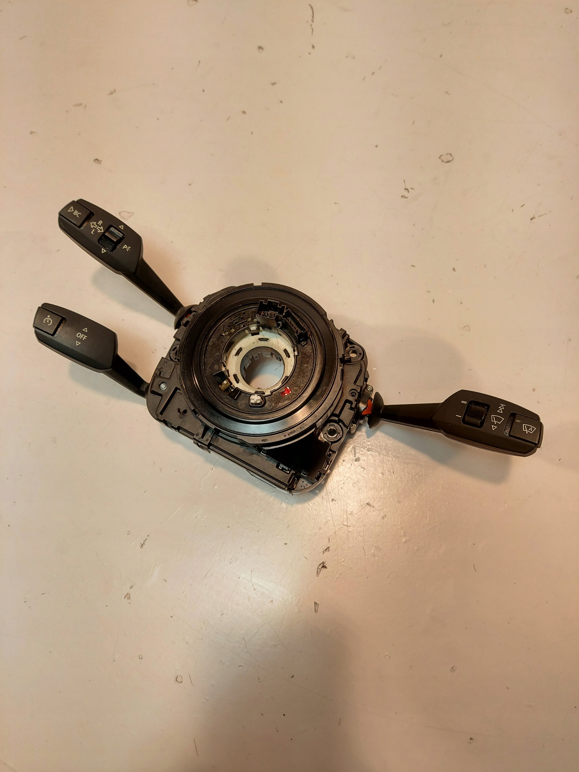 9122509 E91 - Переключатель датчика угла поворота руля BMW X5 E70 9164419