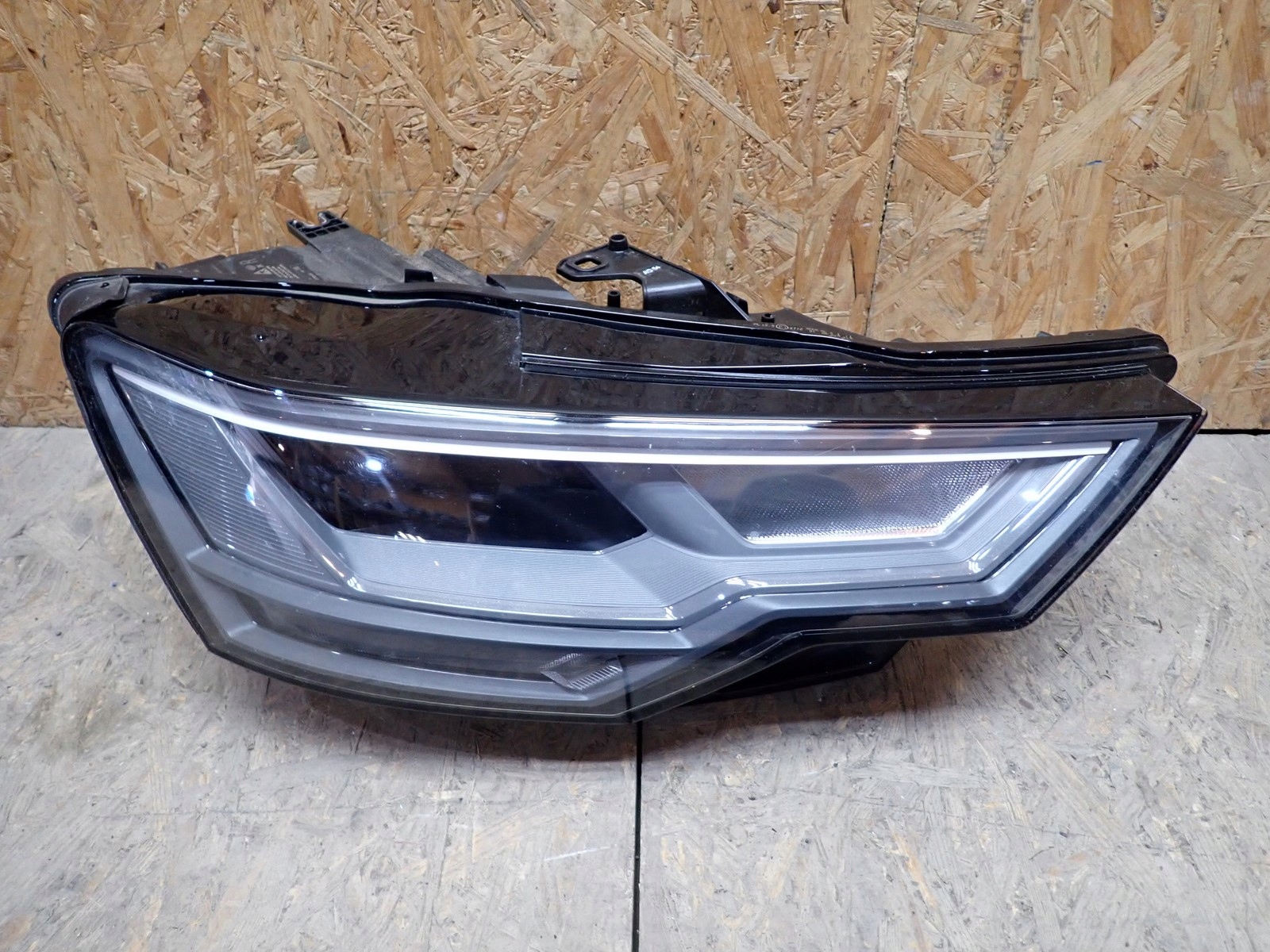 light right REFLEKTOR right FULL LED AUDI A6 C8 4K 2018- 4K0941034
