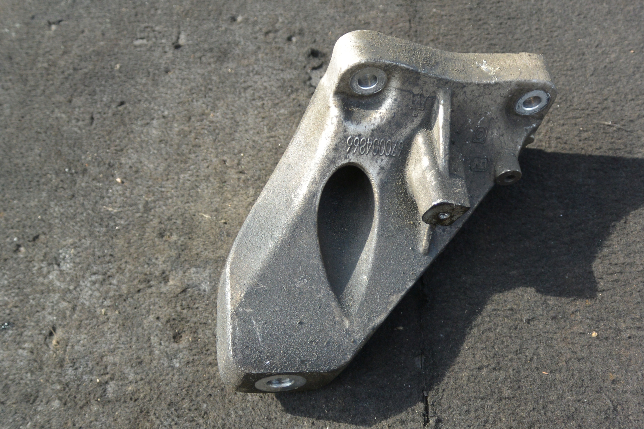 Support Support plaque Moteur MASERATI GHIBLI III LEVANTE