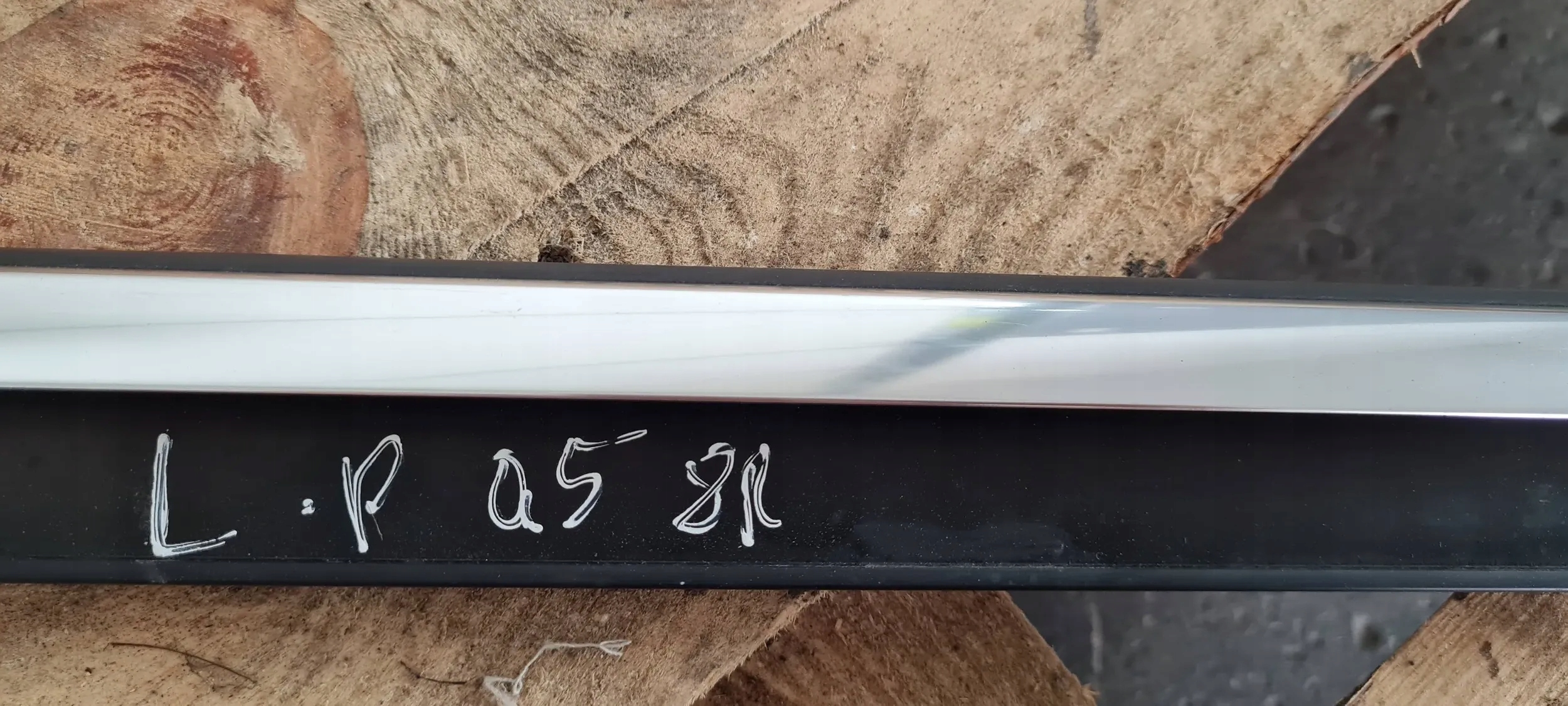 Q5 8R moulding door dust left left front CHROM 8R0853283F