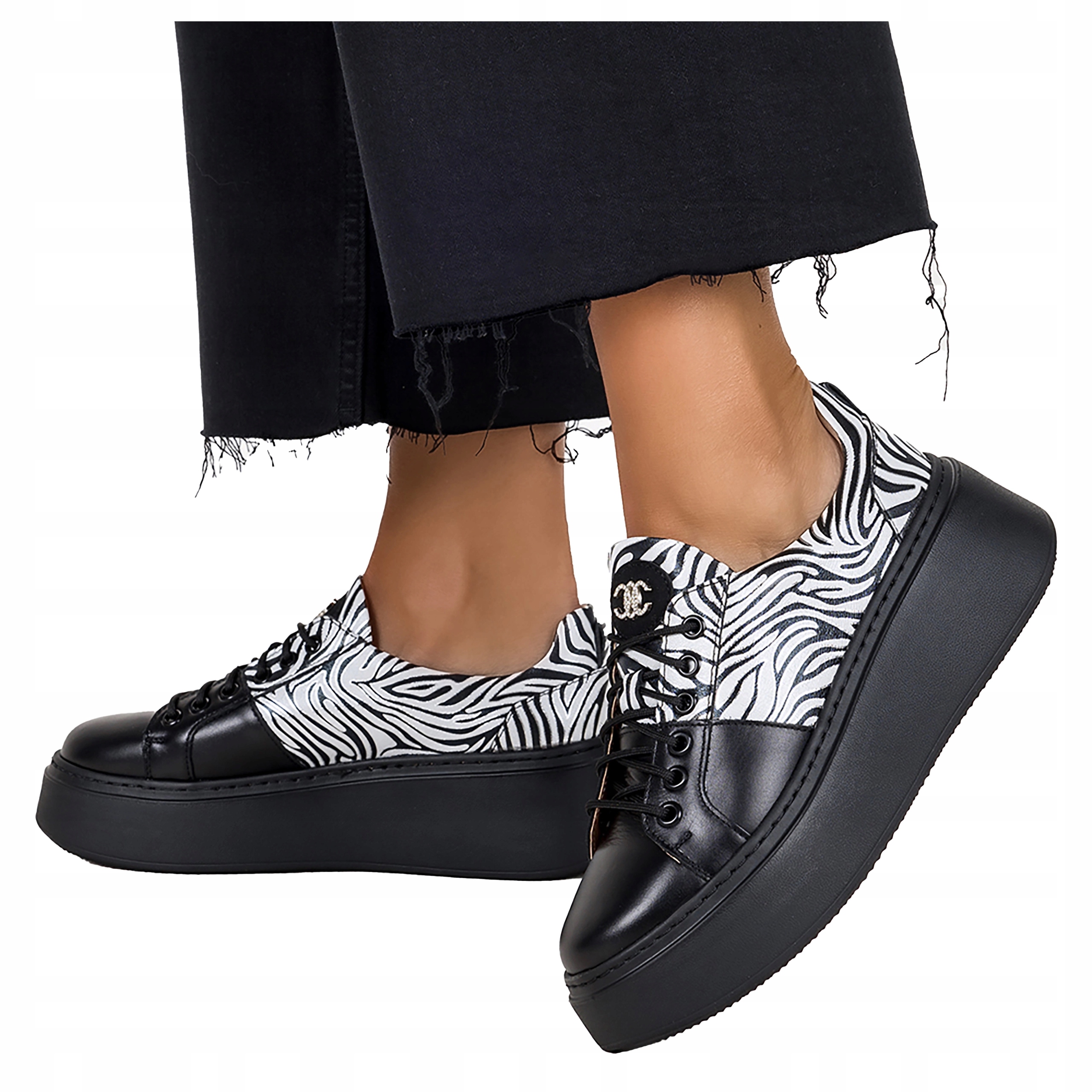 Černé kožené šněrovací Tenisky Dámské Pohodlné Vzor Zebra Modne vel. 38