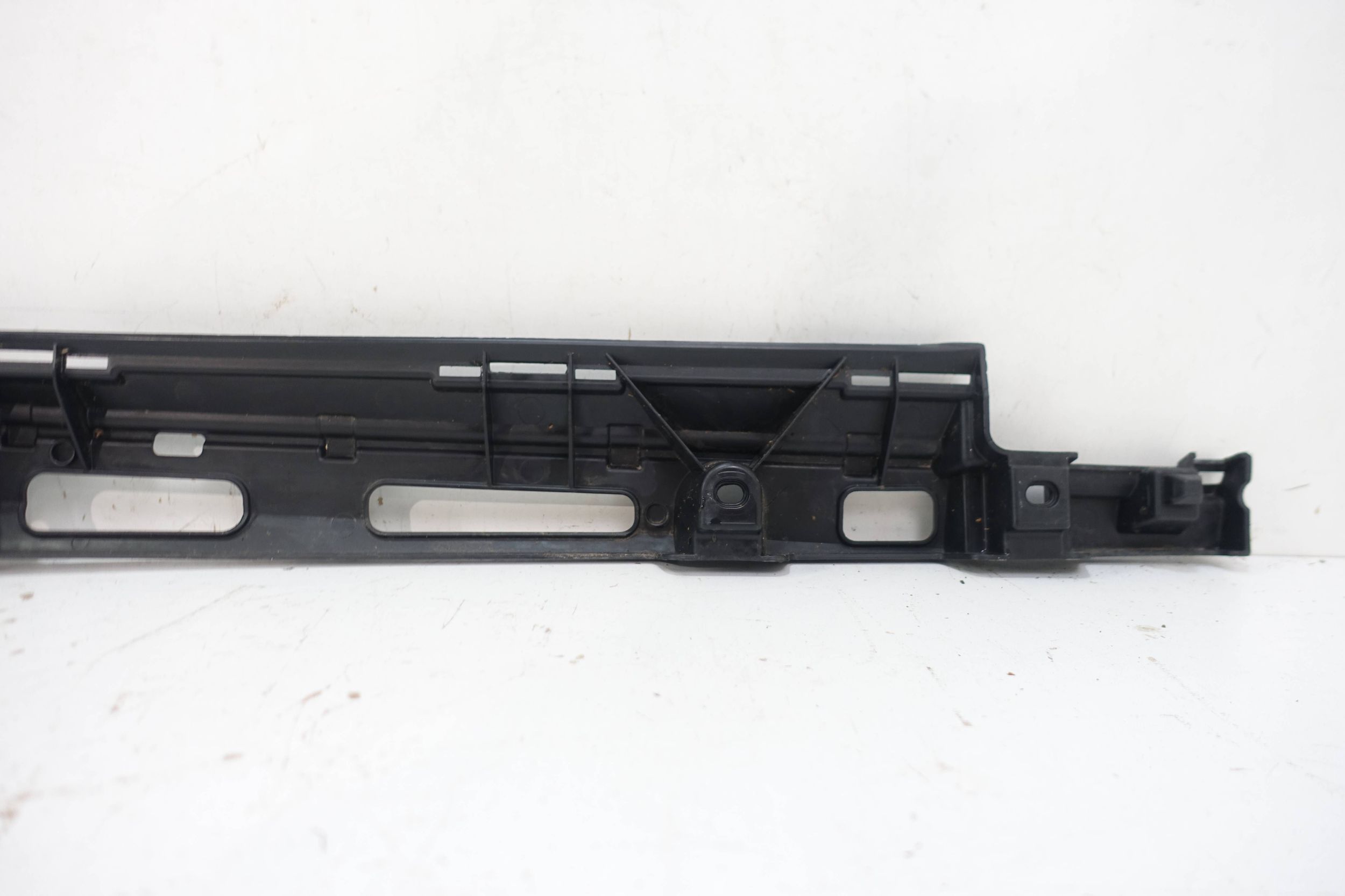 holder support mouldings PROGOWEJ left MERCEDES ML W166 2011-2015 A1666980127