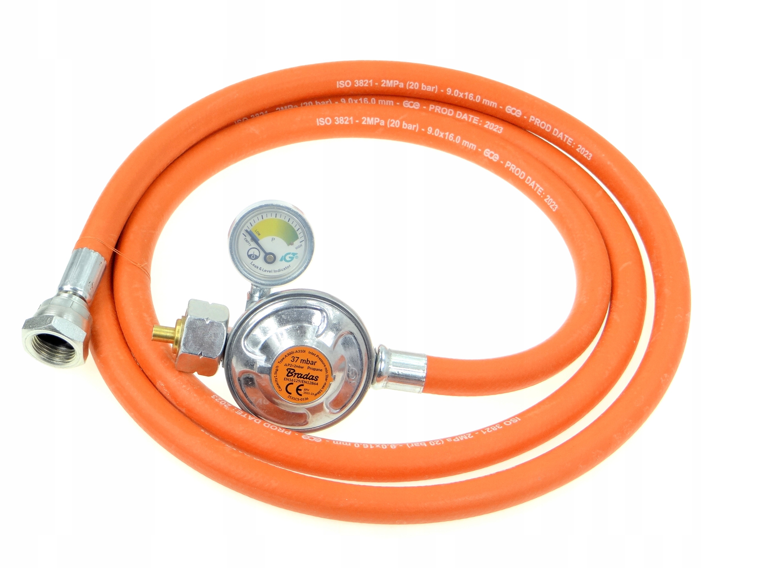 Reduktor 37 mbar hadice 2 m s otočným rovným konektorem pro plynovou kuchyň