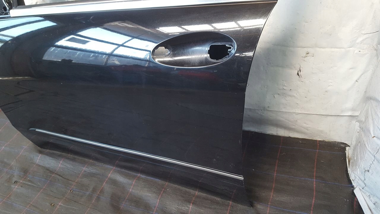 dveře předek přední levé Mercedes W251 3,0 CDI