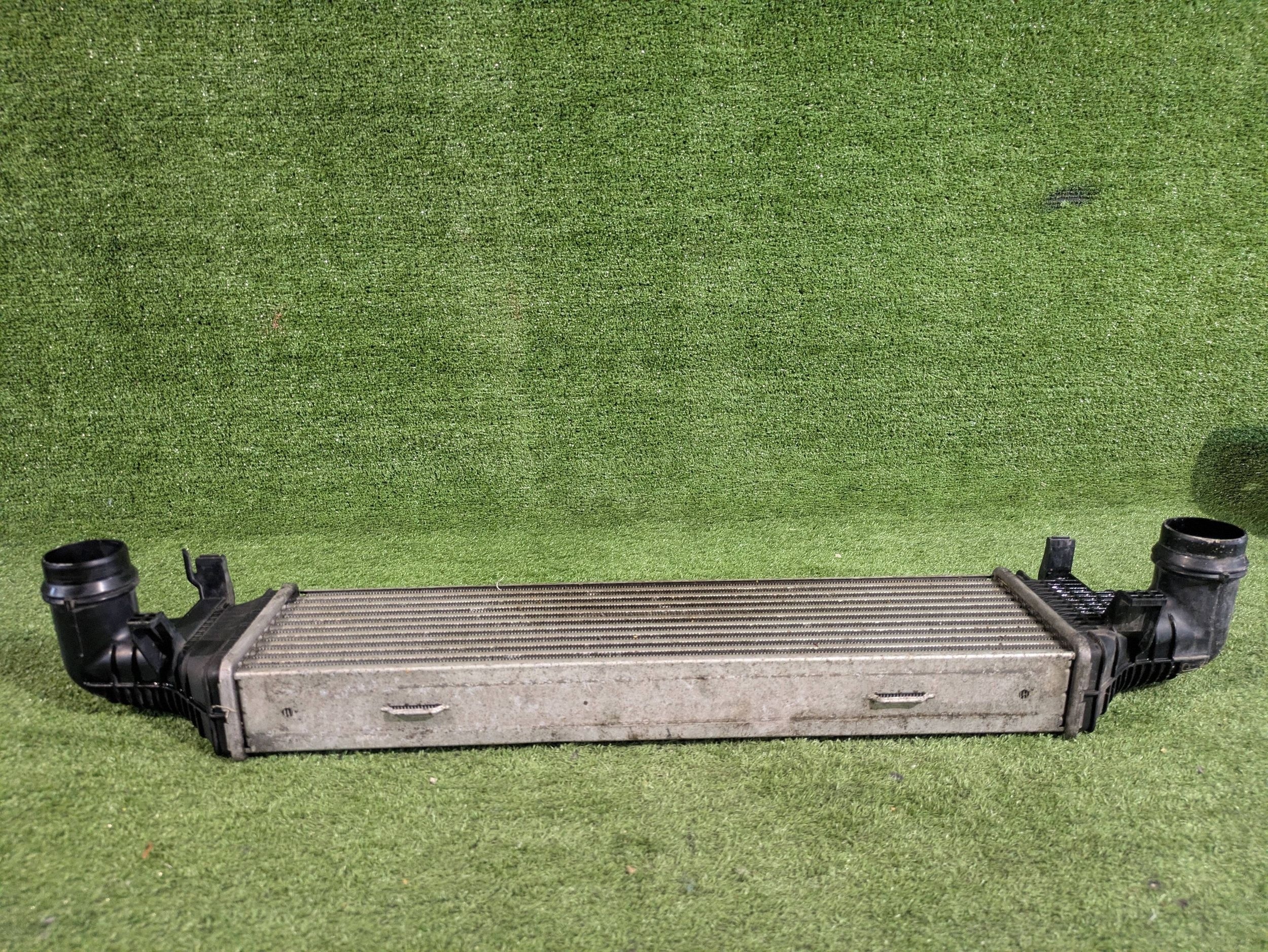 INTERCOOLER Kühler luft MERCEDES W204 W212 W207