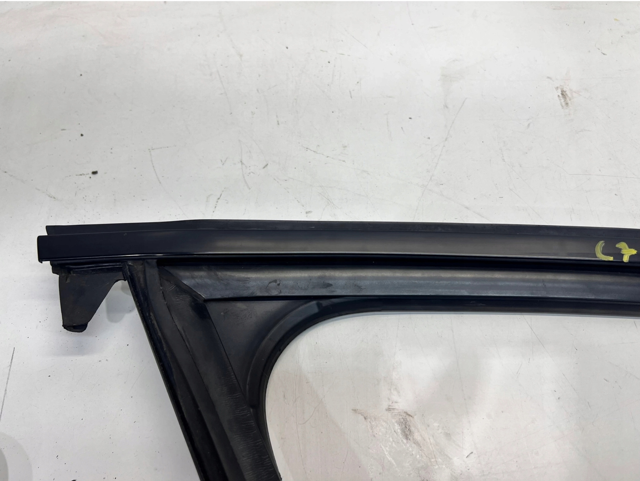 těsnění dveře pravý předek AUDI A6 C7 4G0837432