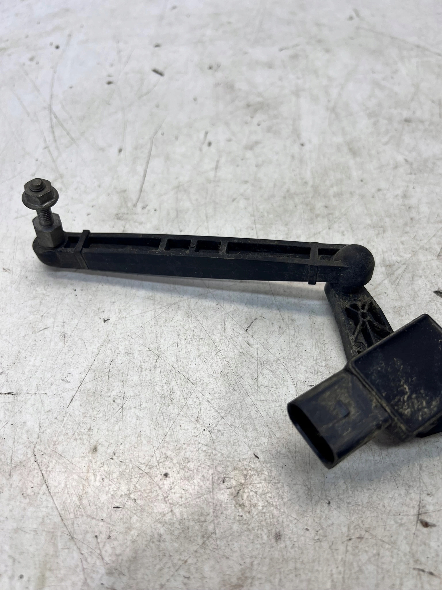 sensore Livello POZIOMOWANIA luci AUDI A6 C8 4K0971309B