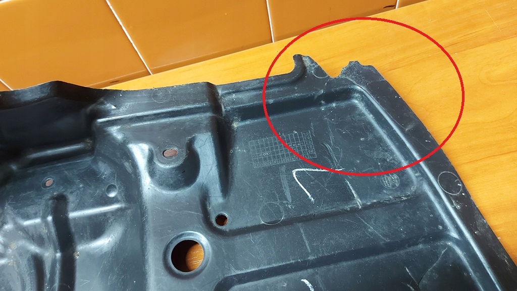 motor cover lower left TOYOTA COROLLA E12 03- HB