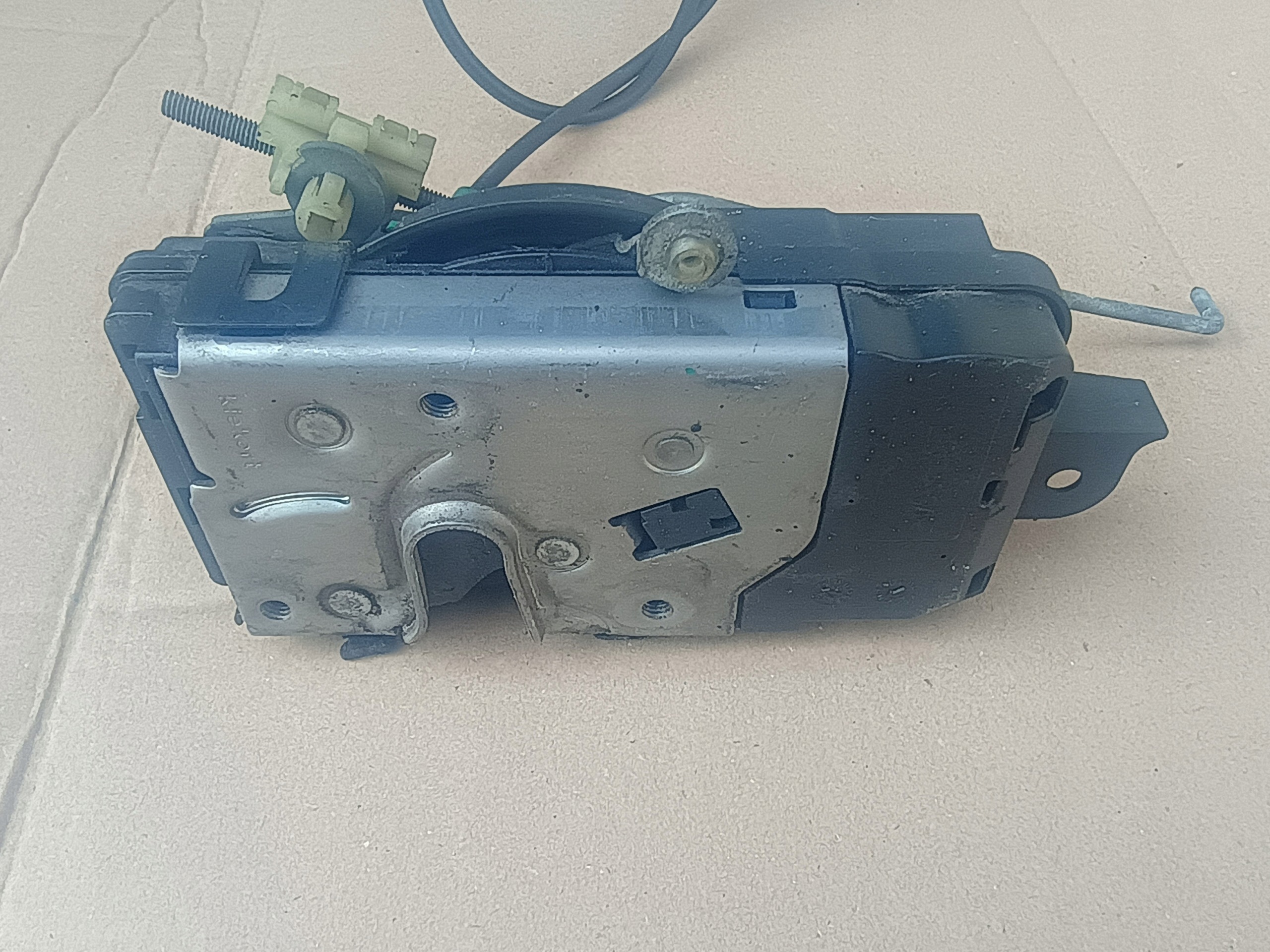lock door 13210748 front left OPEL ASTRA H