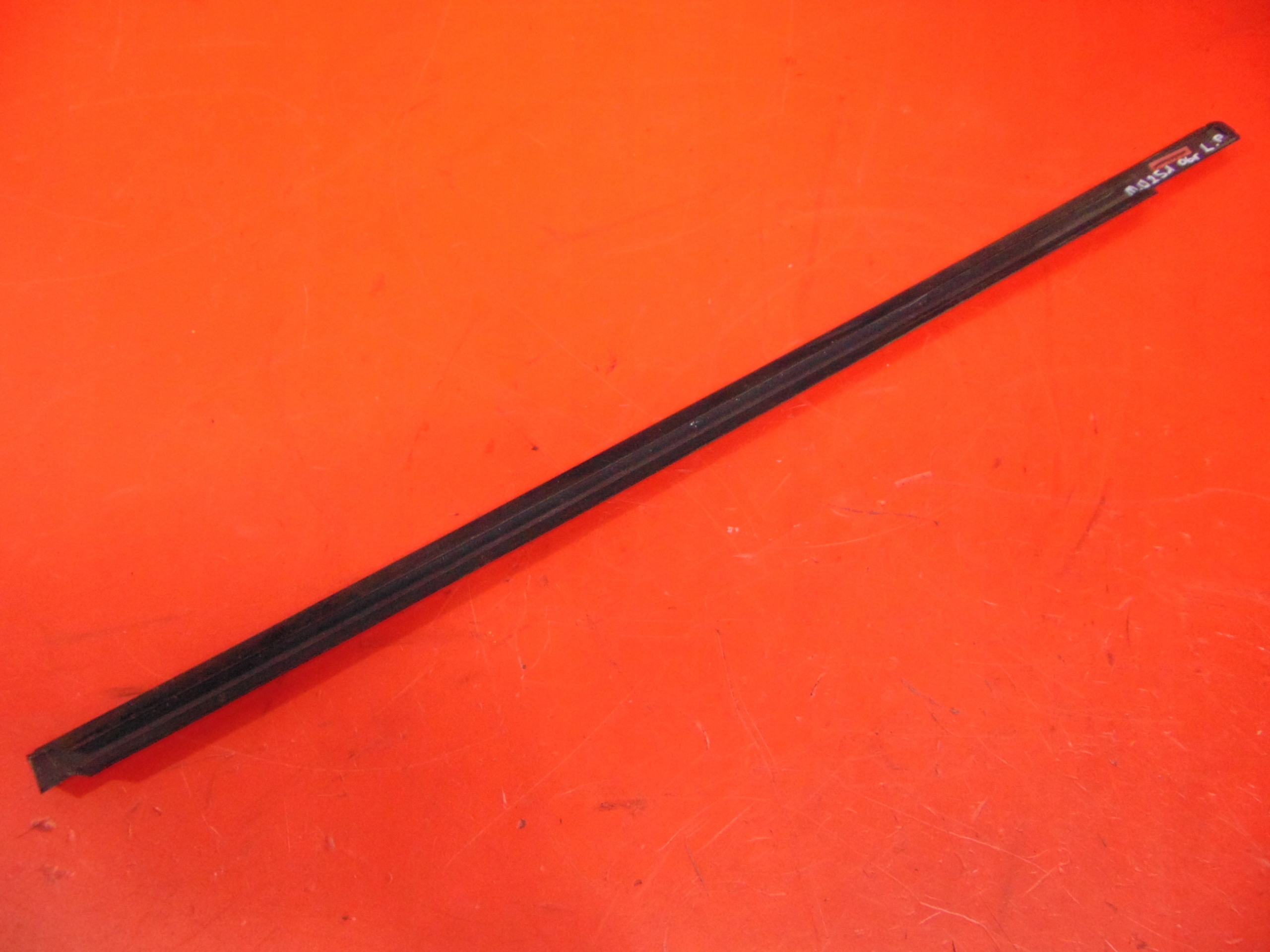 MERCEDES R-class W251 KROTKI moulding dust PARAPET door left front