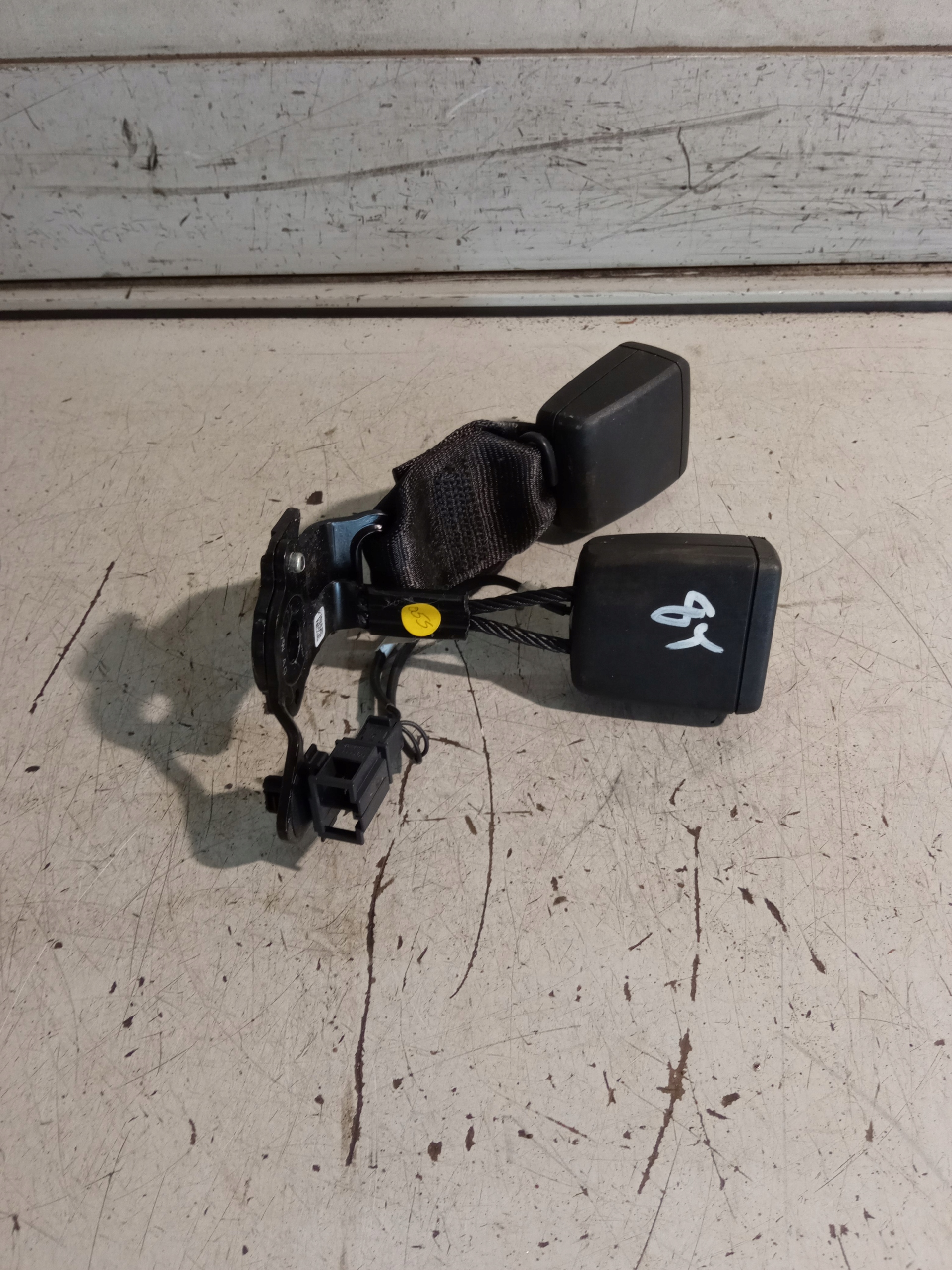 AUDI A3 8Y SPORTBACK задня пряжка ременя