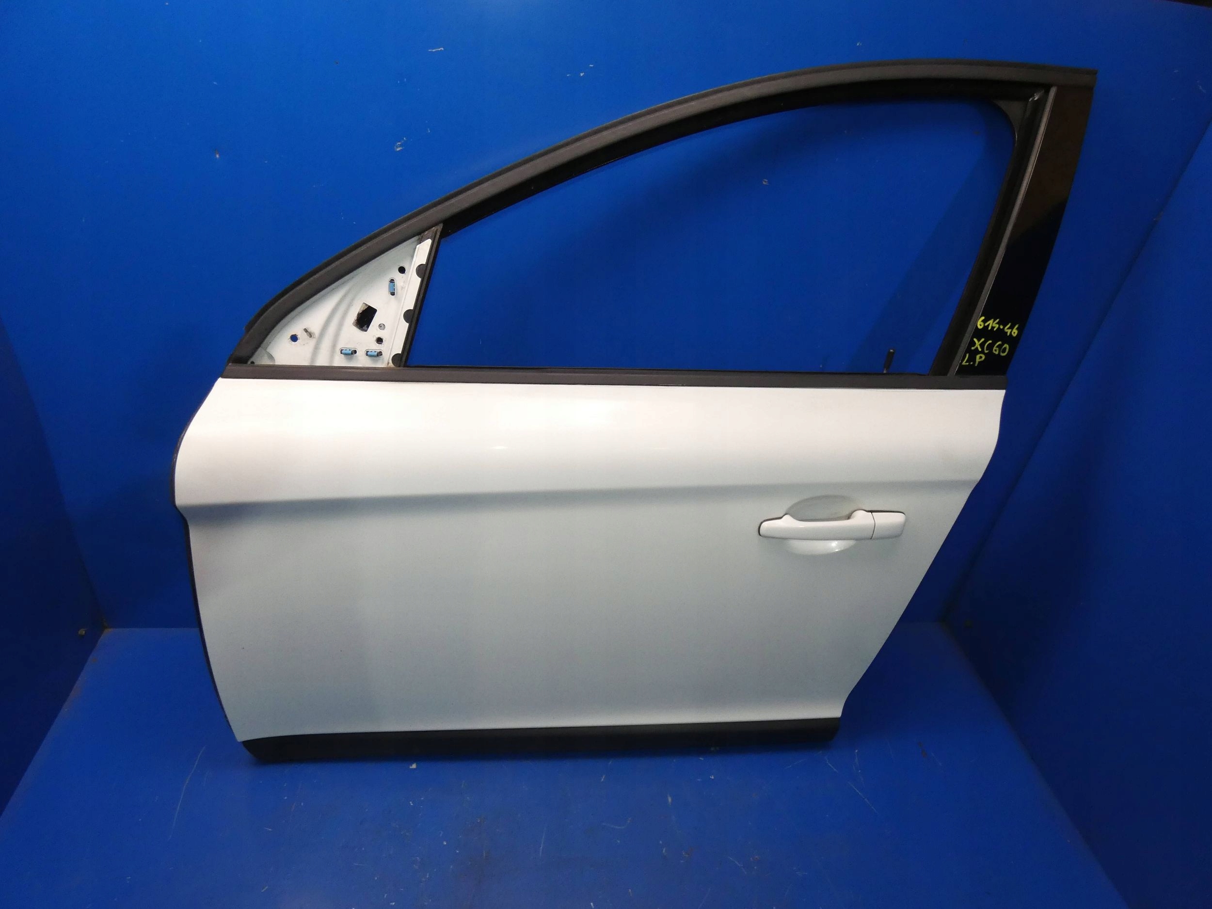 VOLVO XC60 and door left front front complete as for FOTO