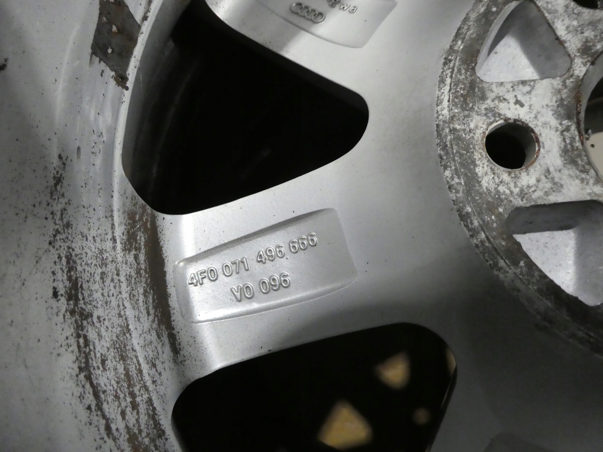 1X disk hliníkový disk AUDI 4F0071496
