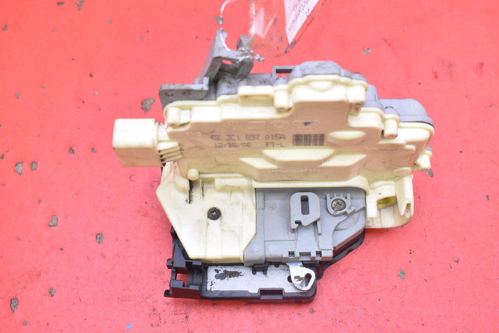 lock door left front front EU 3C1837015A VW PASSAT B6 sedan 05-10