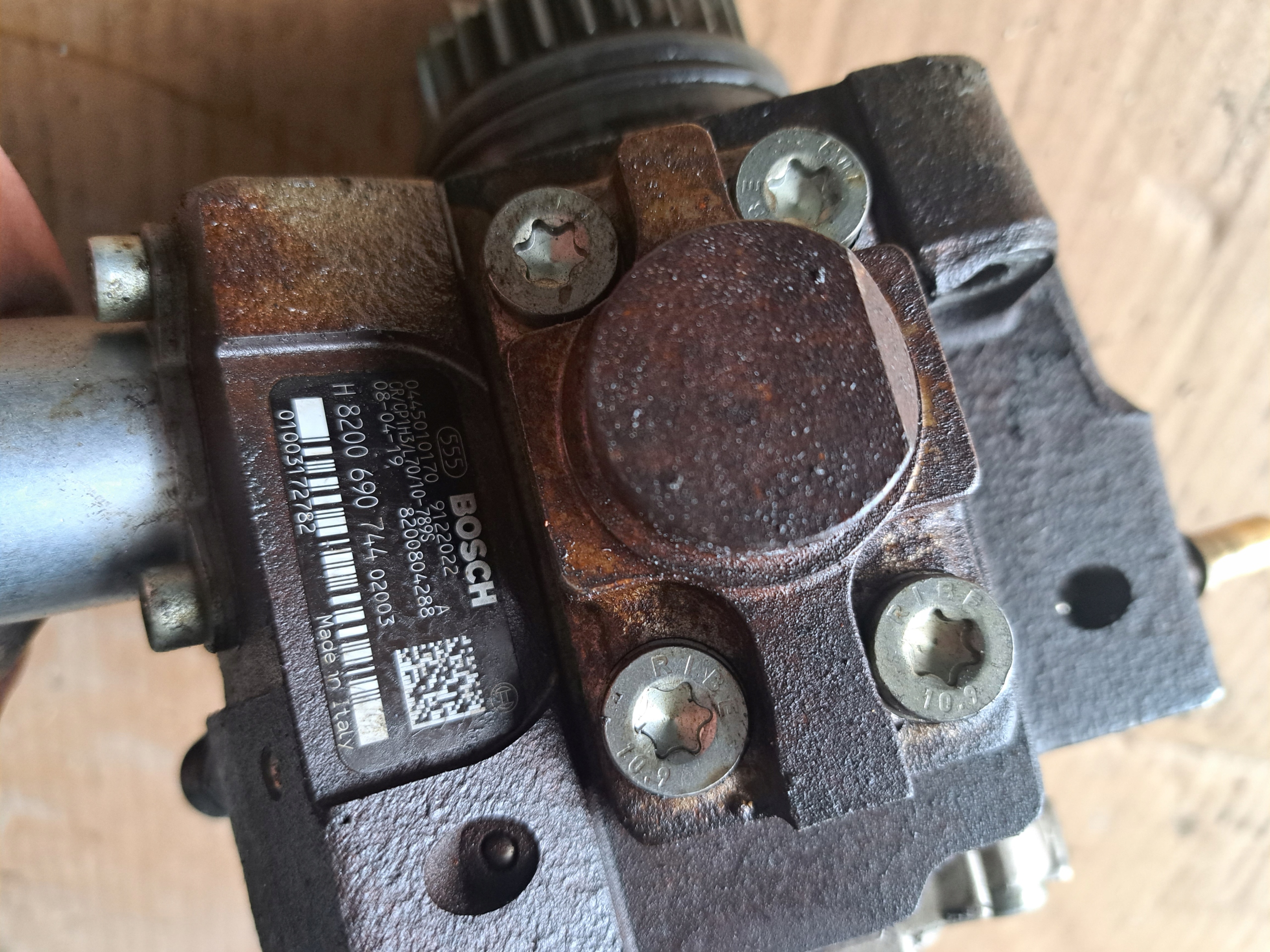injection pump RENAULT KOLEOS TRAFIC LAGUNA ESPACE 2.0 DCI 8200690744