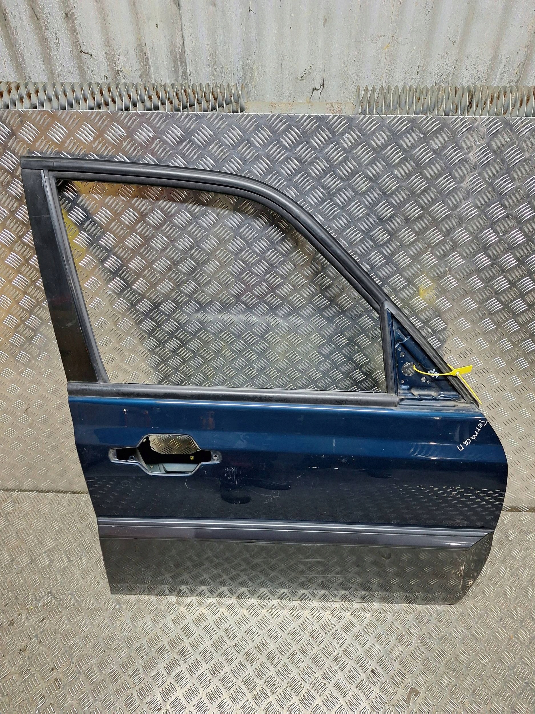 door right front HYUNDAI TERRACAN 01-04