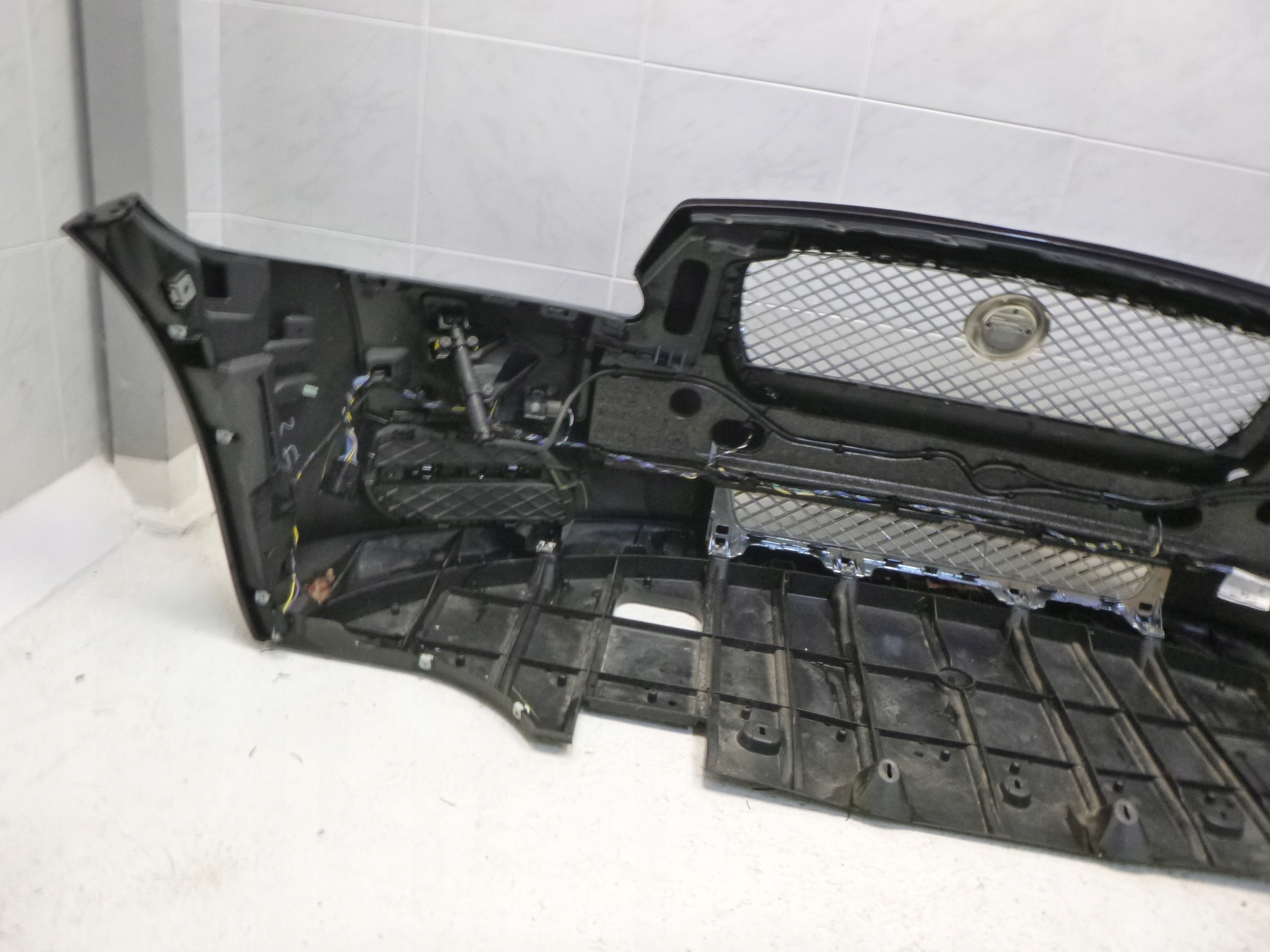 JAGUAR XJ X351 front bumper front 4 PDC