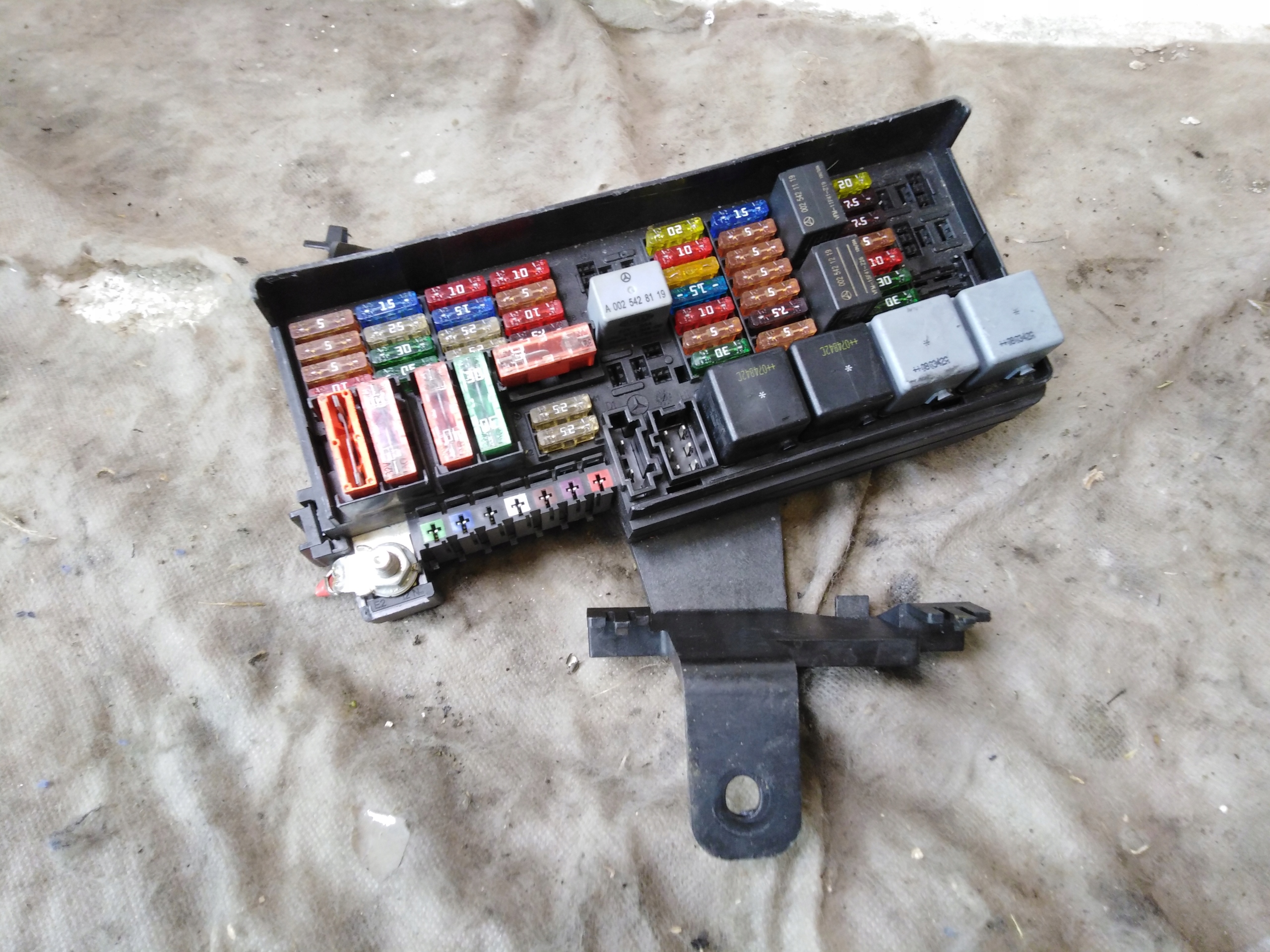 MERCEDES R W251 W164 SKRZYNKA BEZPIECZNIKÓW 3,0 CDI