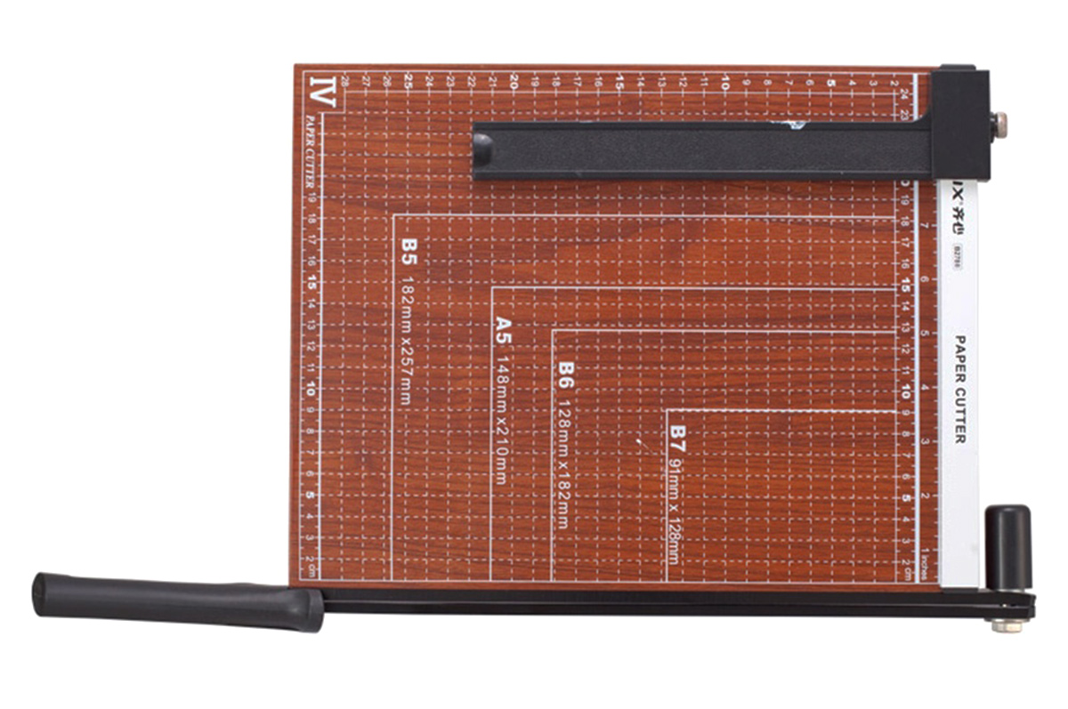 GILOTYNA DO CIĘCIA PAPIERU TRYMER OBCINARKA A4 METALOWA NOŻOWA MOCNA AG64 Marka Aptel