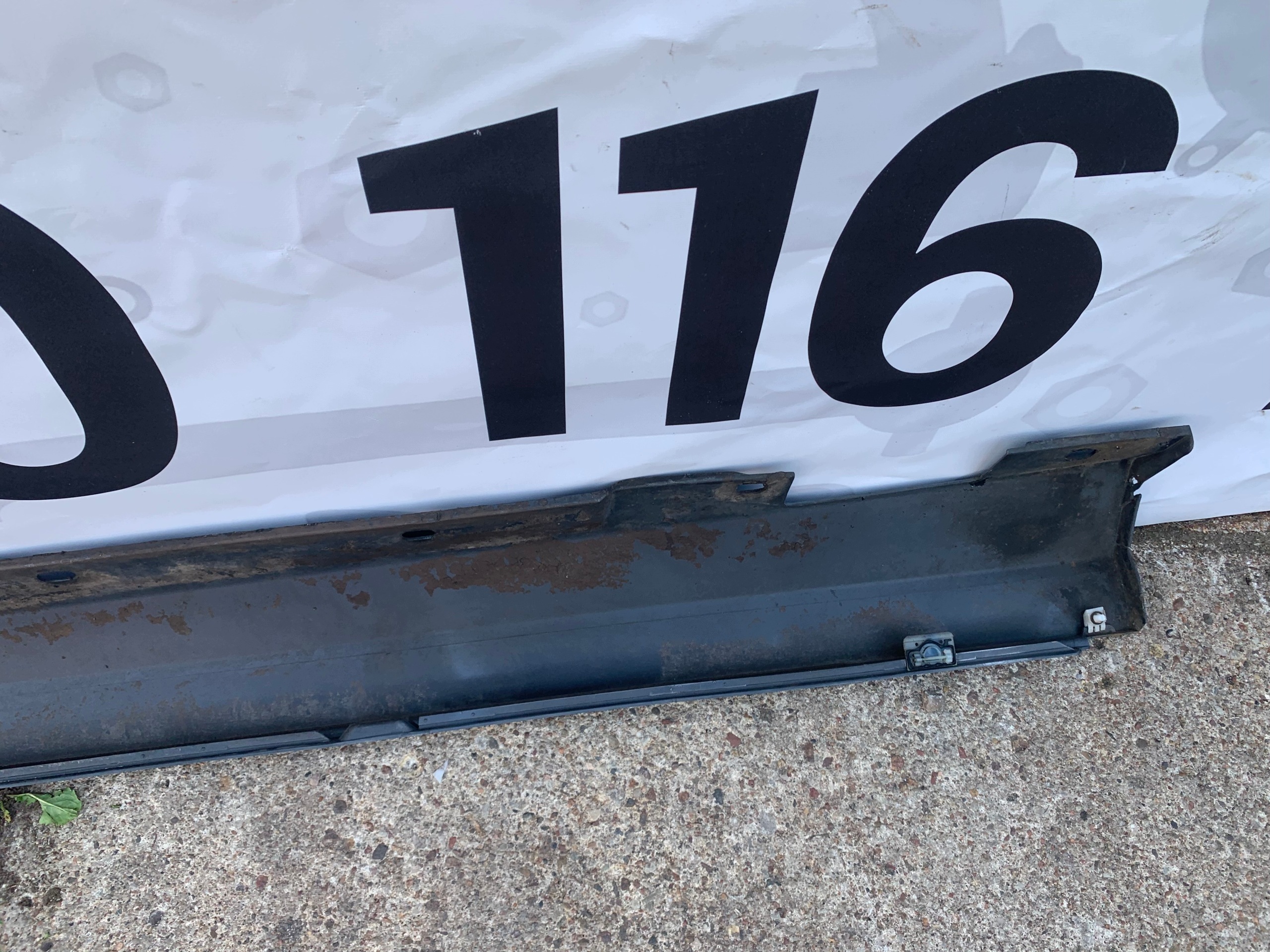 cap moulding threshold left MERCEDES C KLASA W204 LAKIER 755 C755