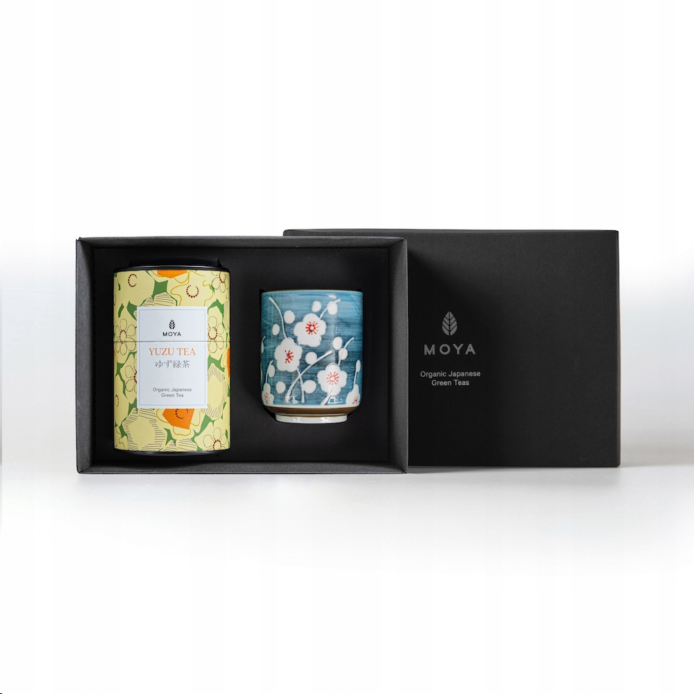 Levně Dárková sada – organický zelený čaj Moya Yuzu Tea a hrnek Sogen
